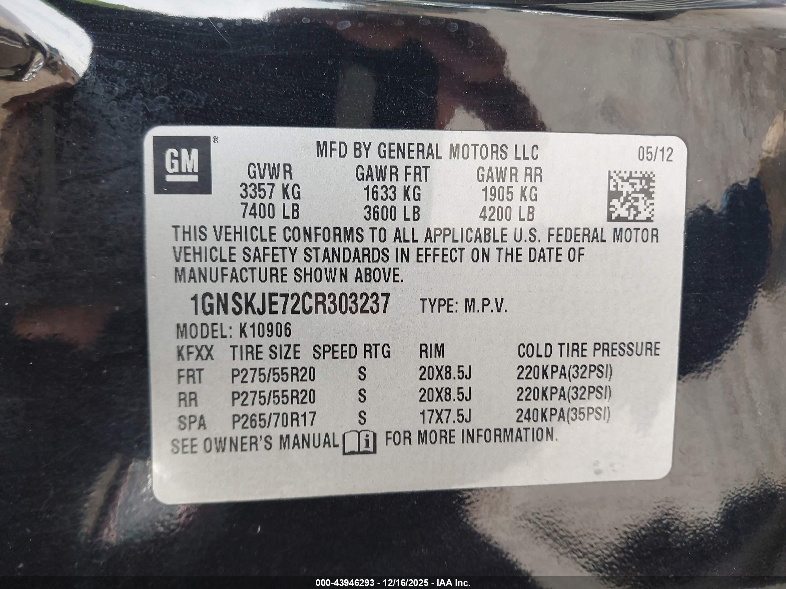 CHEVROLET SUBURBAN image 9