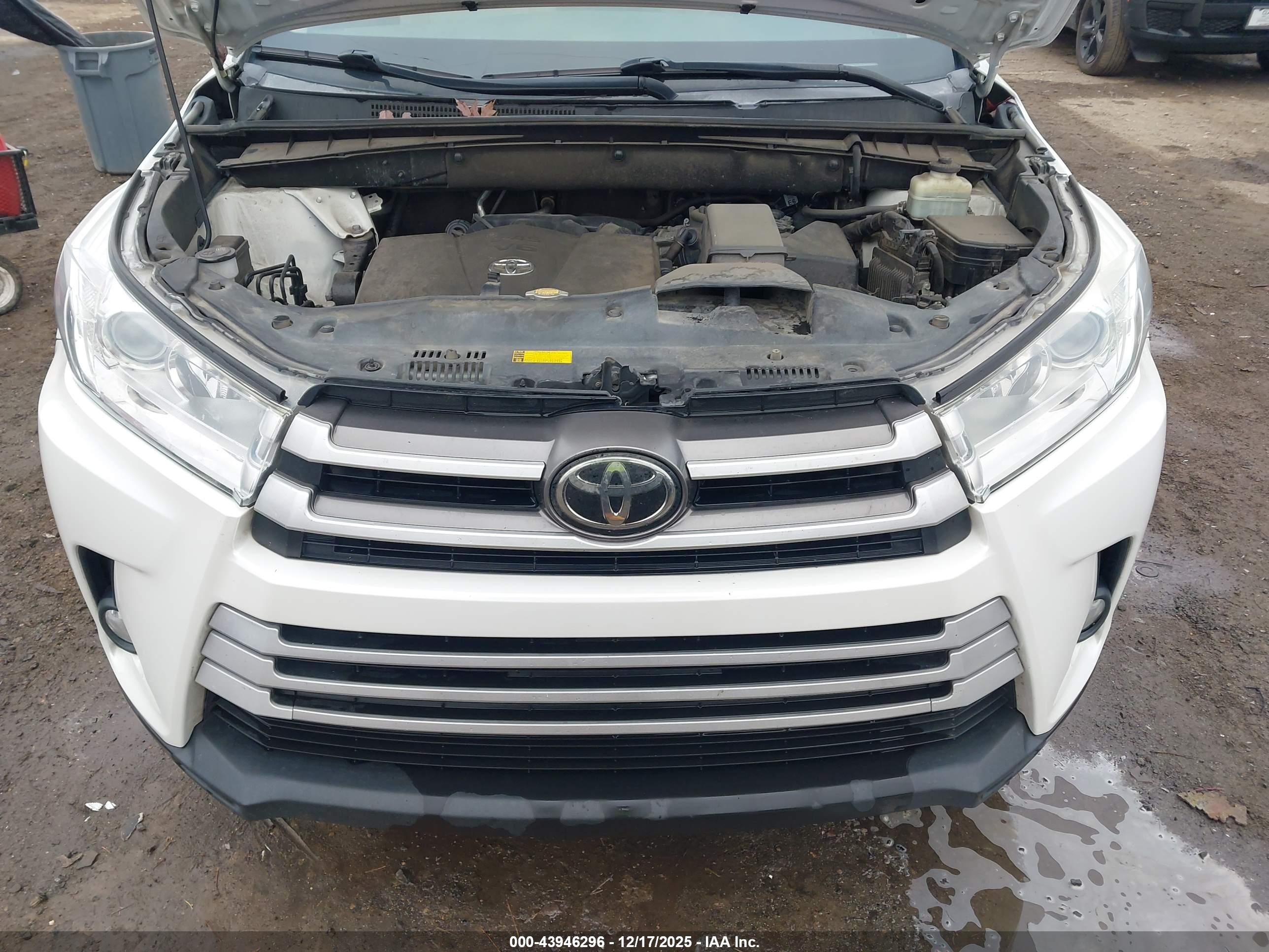 TOYOTA HIGHLANDER image 10