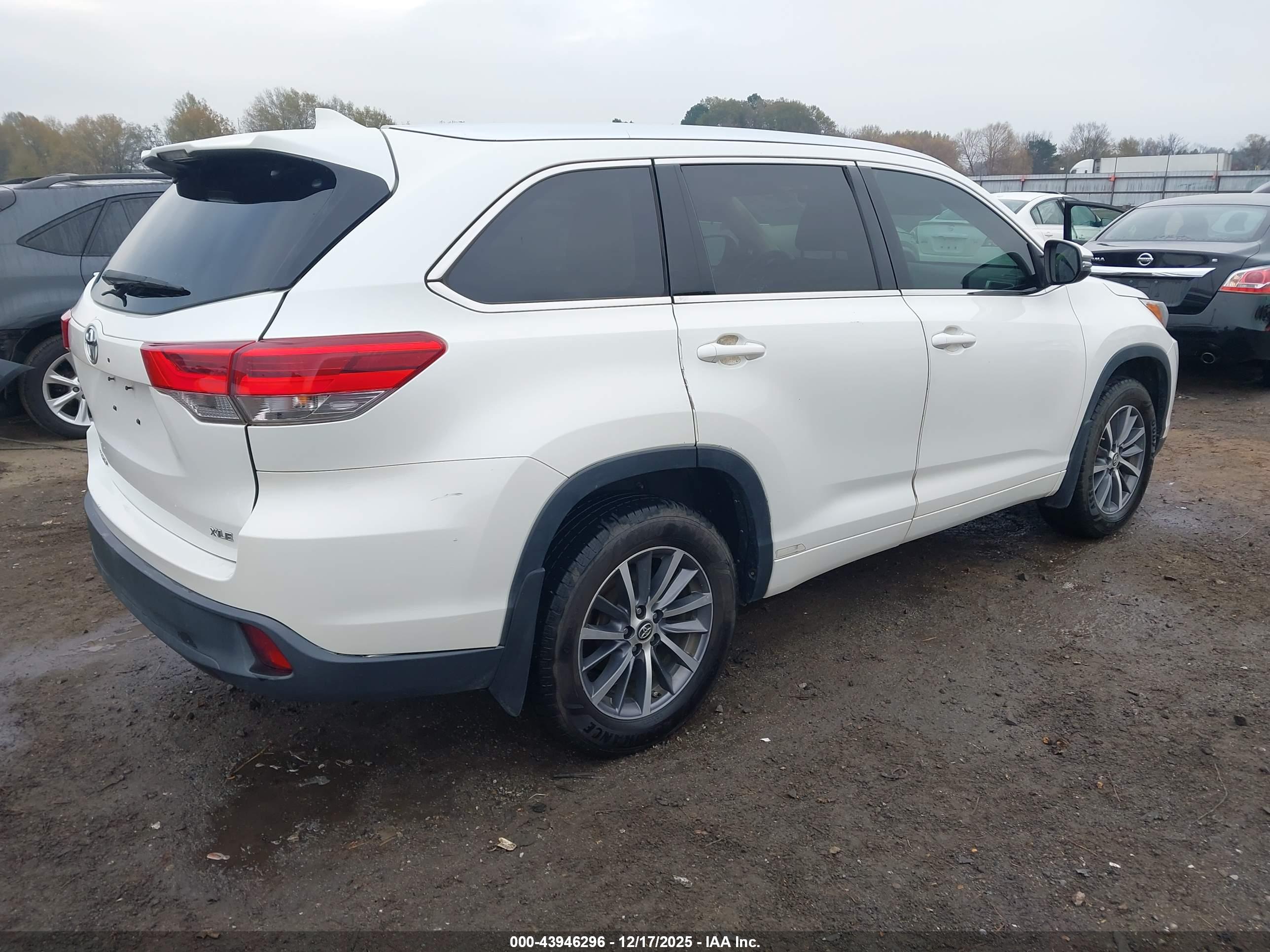 TOYOTA HIGHLANDER image 4