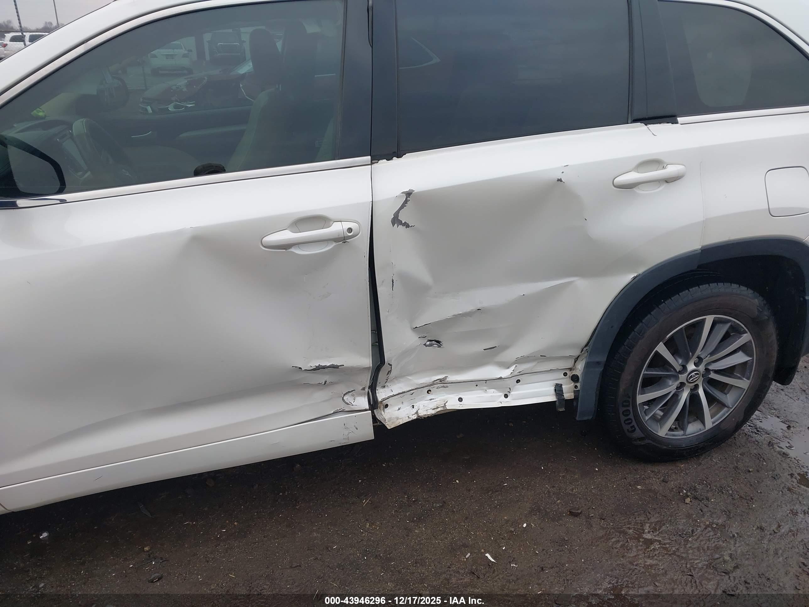 TOYOTA HIGHLANDER image 6