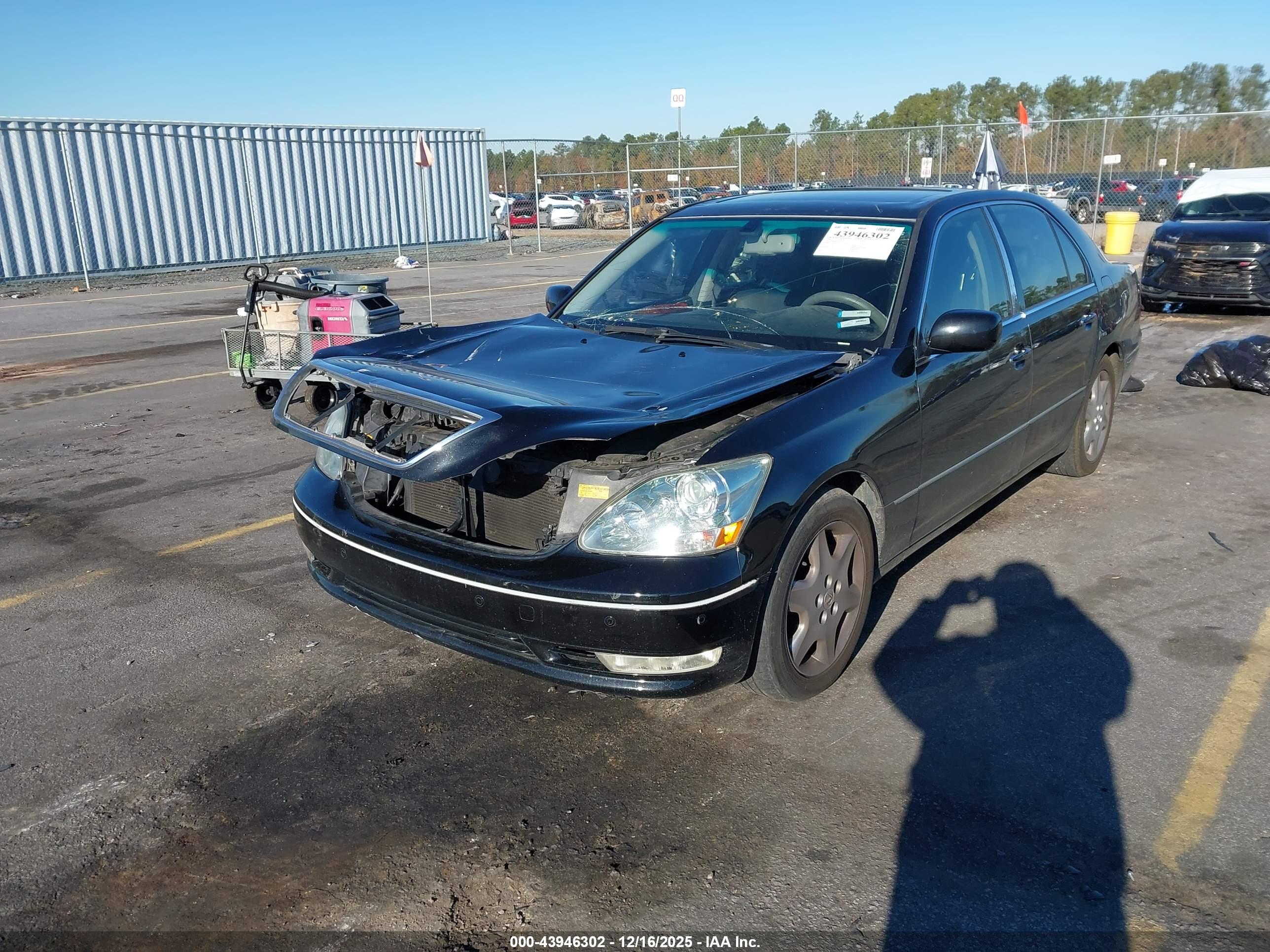 LEXUS LS image 2
