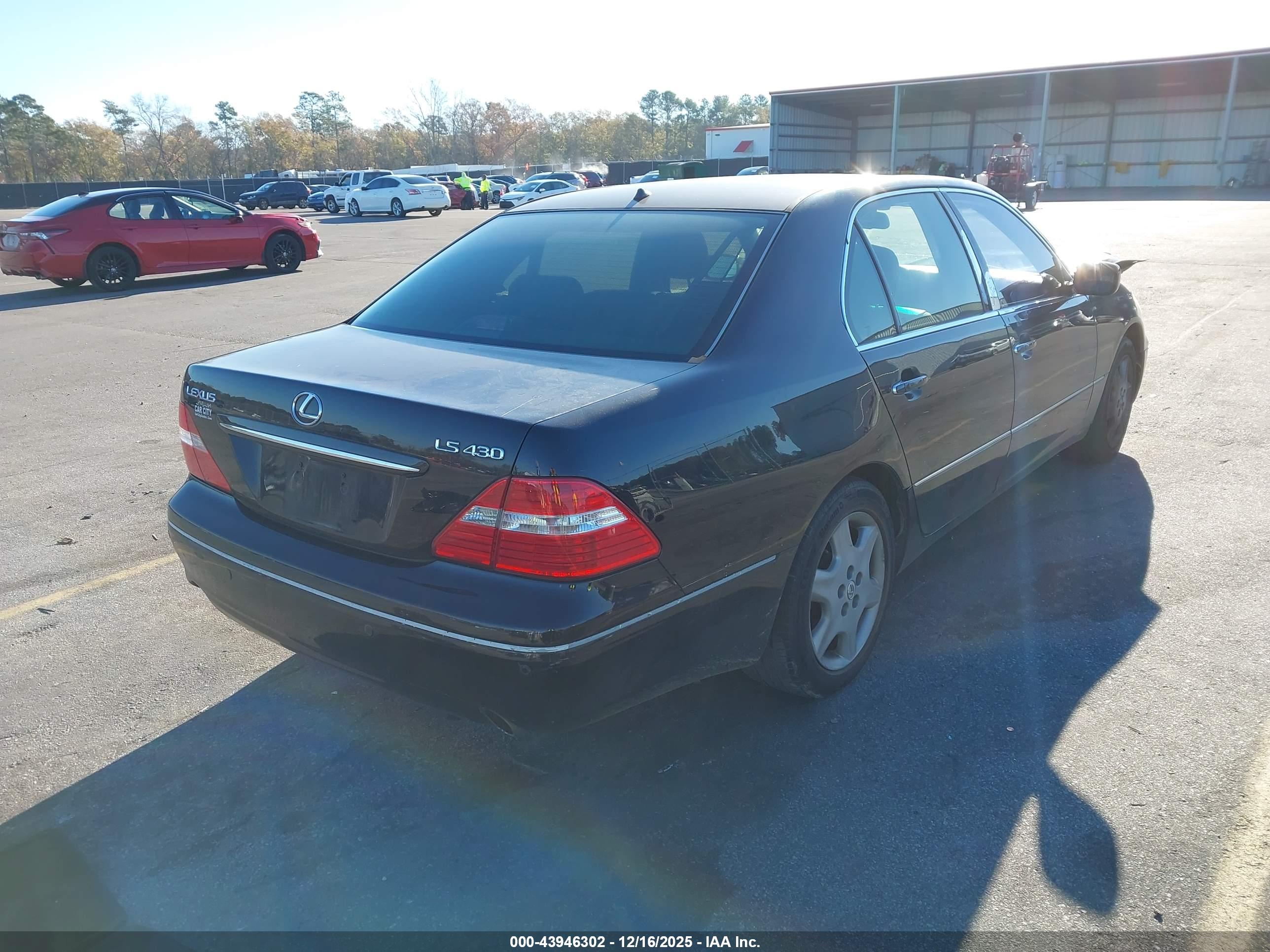 LEXUS LS image 4