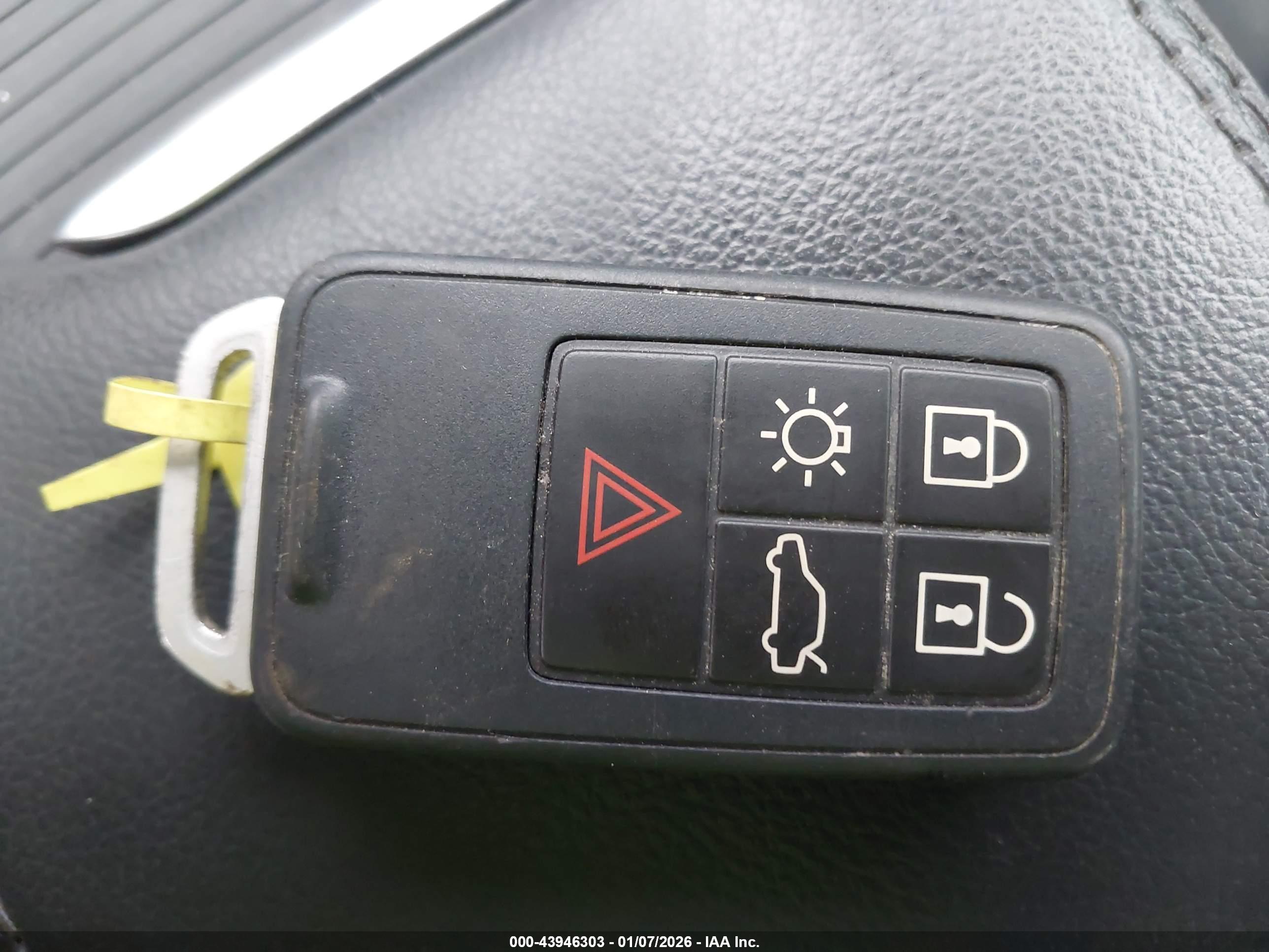 VOLVO S60 image 11