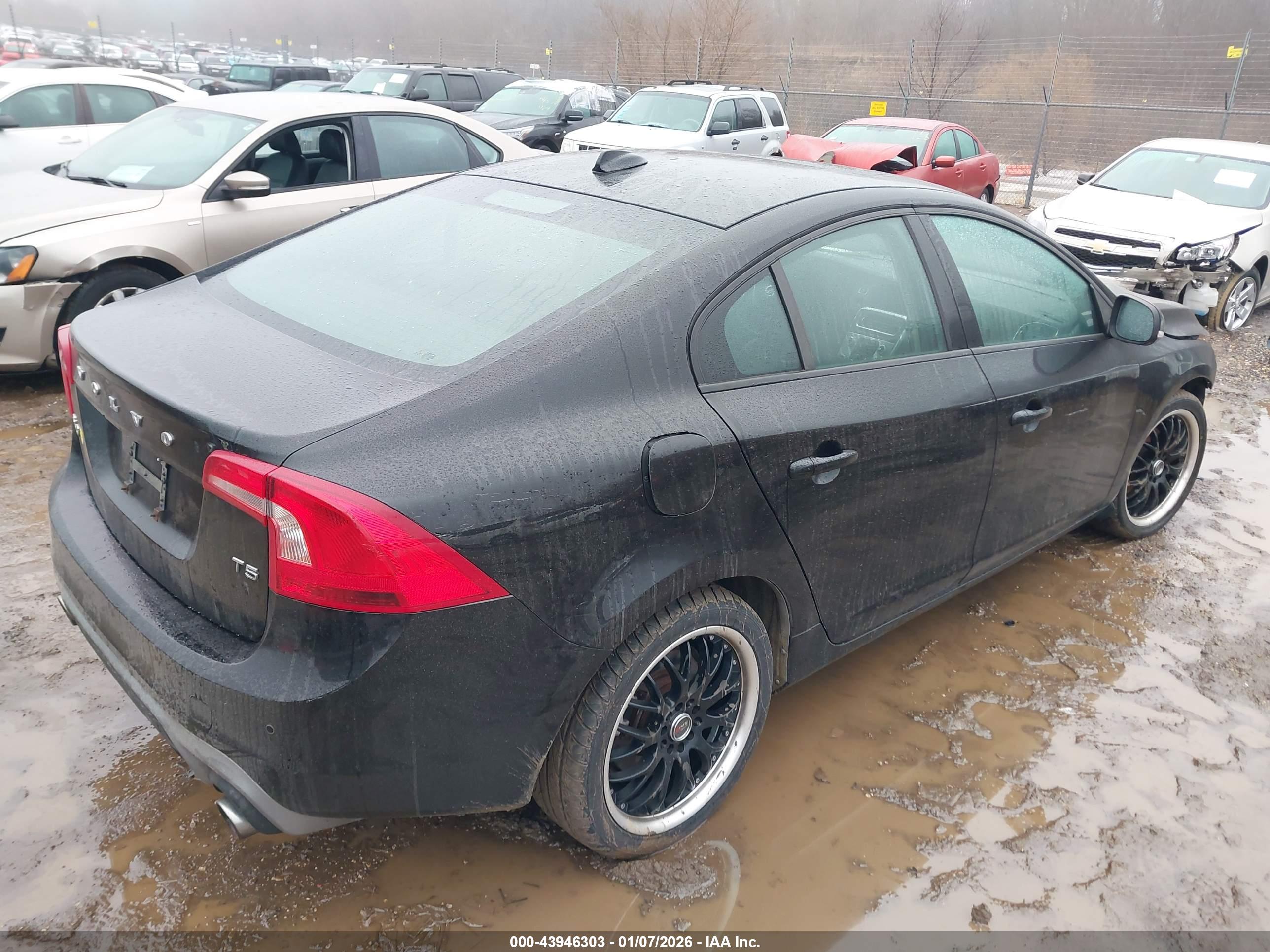 VOLVO S60 image 4