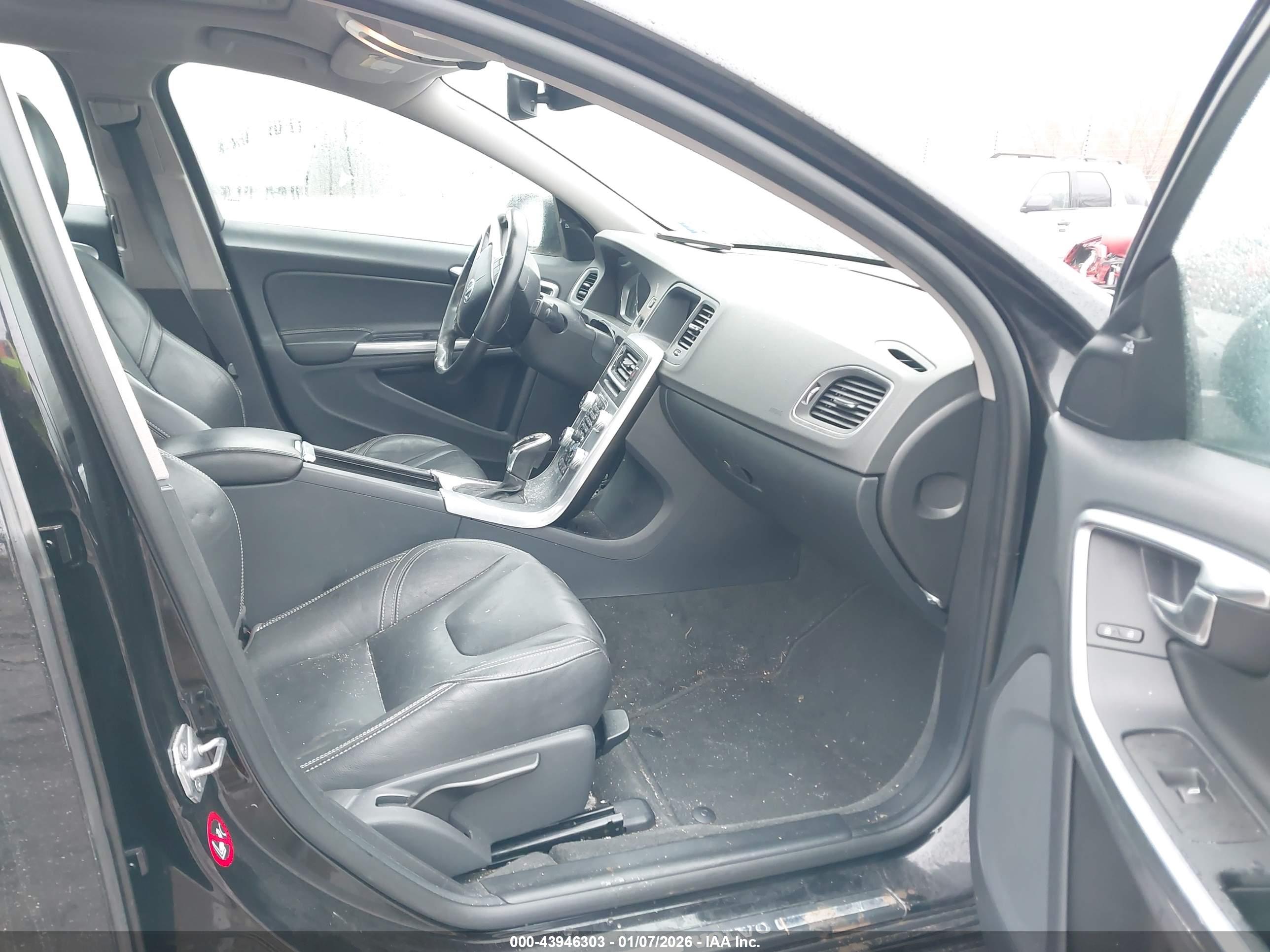 VOLVO S60 image 5