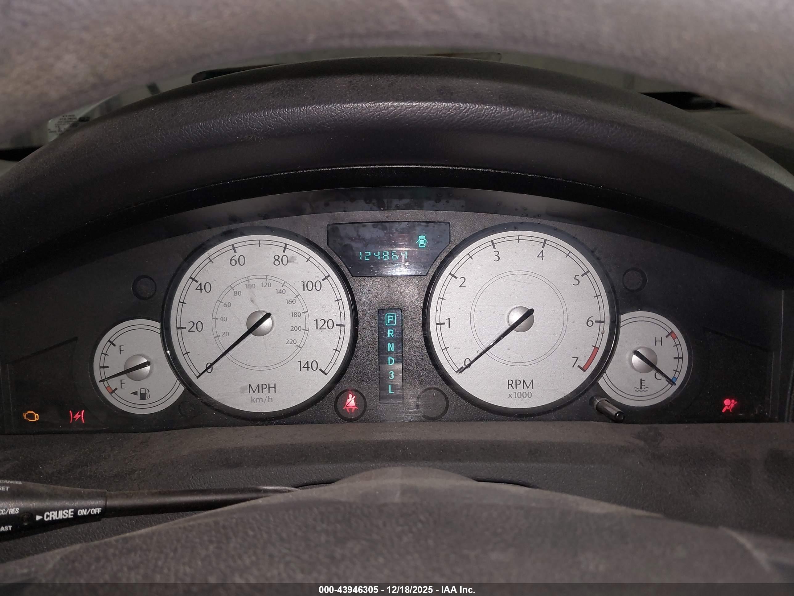CHRYSLER 300 image 7