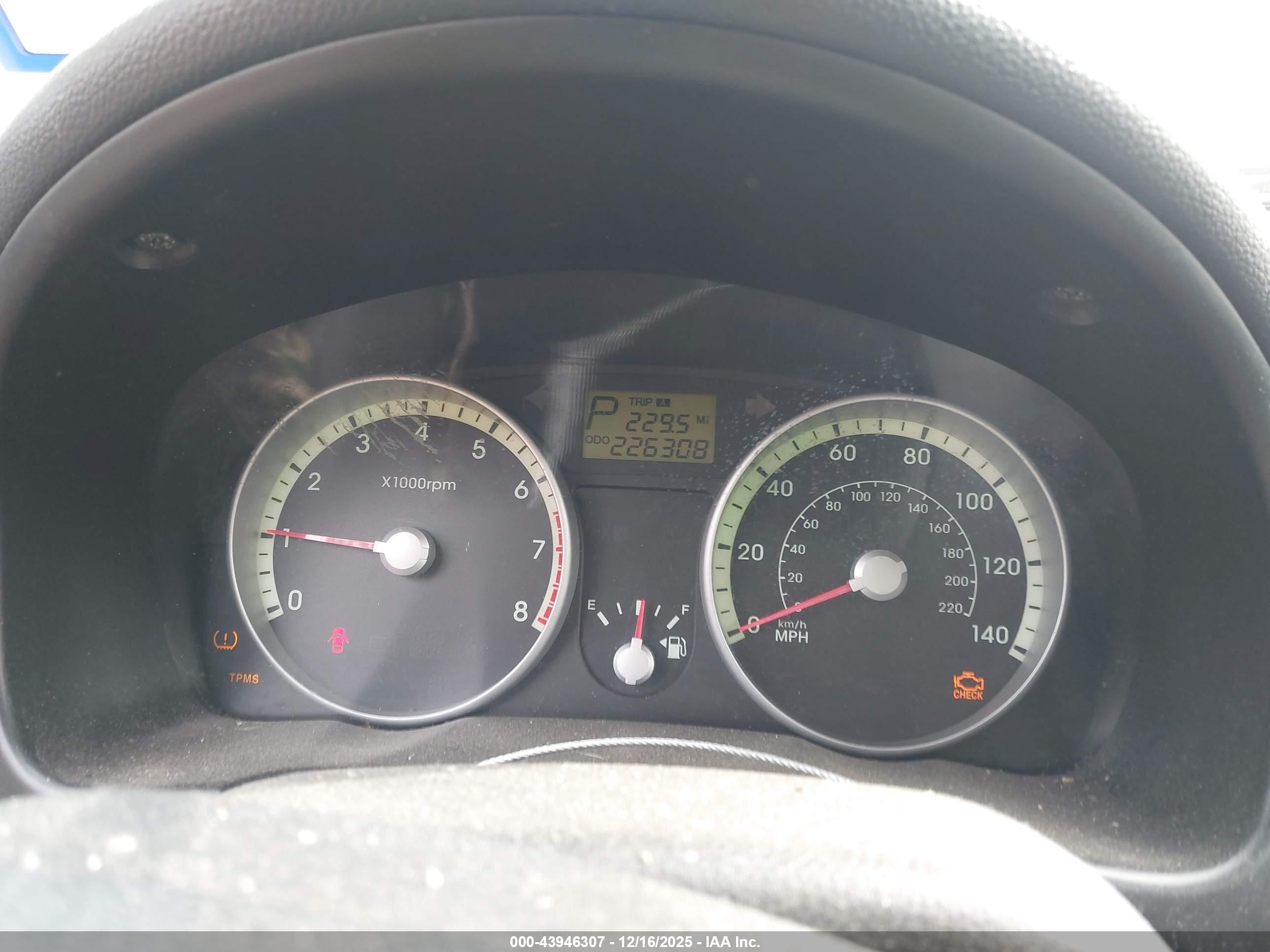 HYUNDAI ACCENT image 7