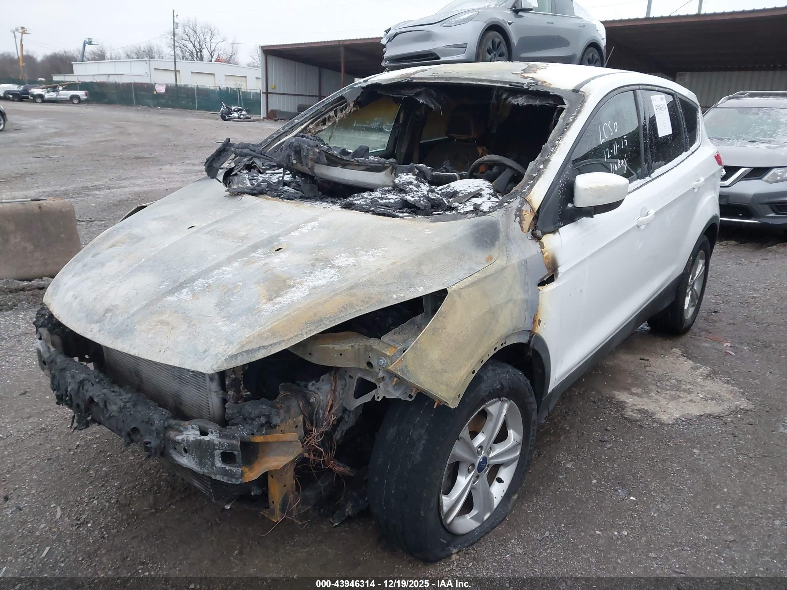 FORD ESCAPE image 2