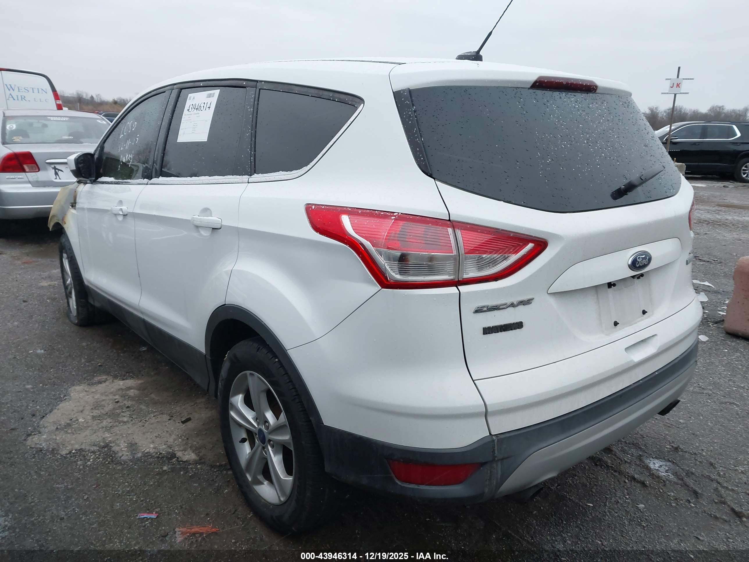 FORD ESCAPE image 3