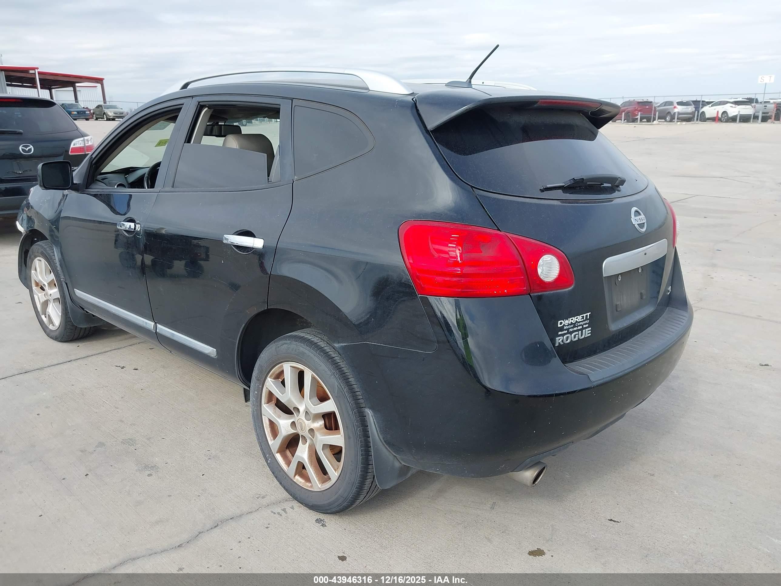 NISSAN ROGUE image 3