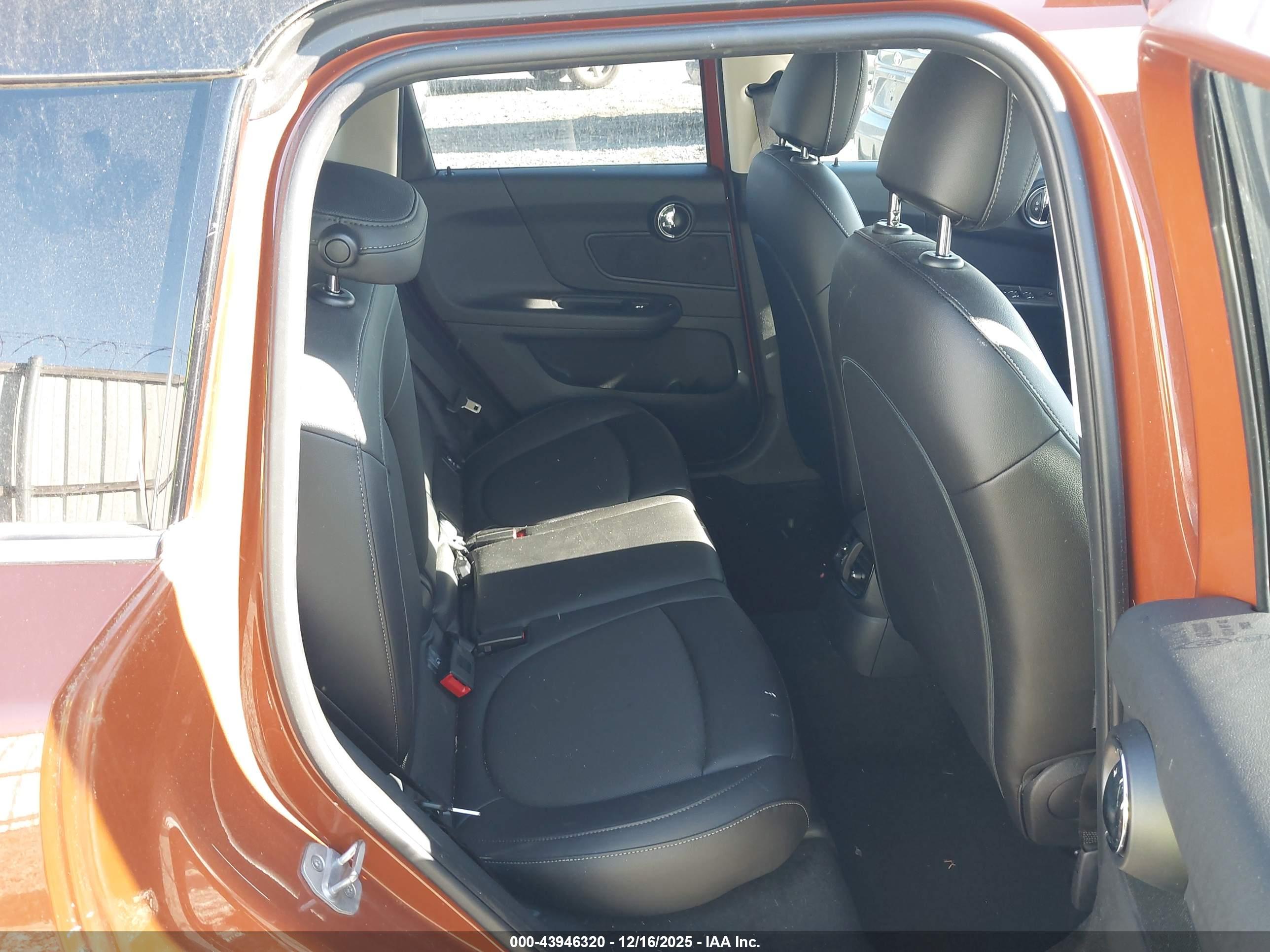 MINI COUNTRYMAN image 8