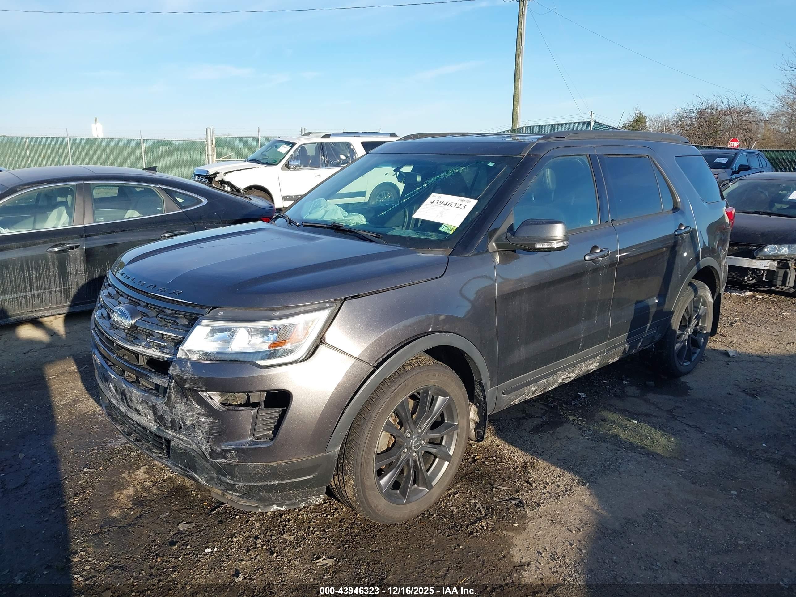 FORD EXPLORER image 2