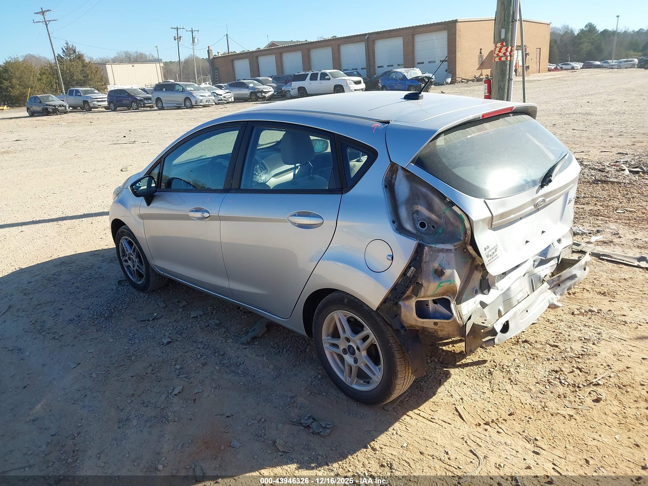 FORD FIESTA image 3