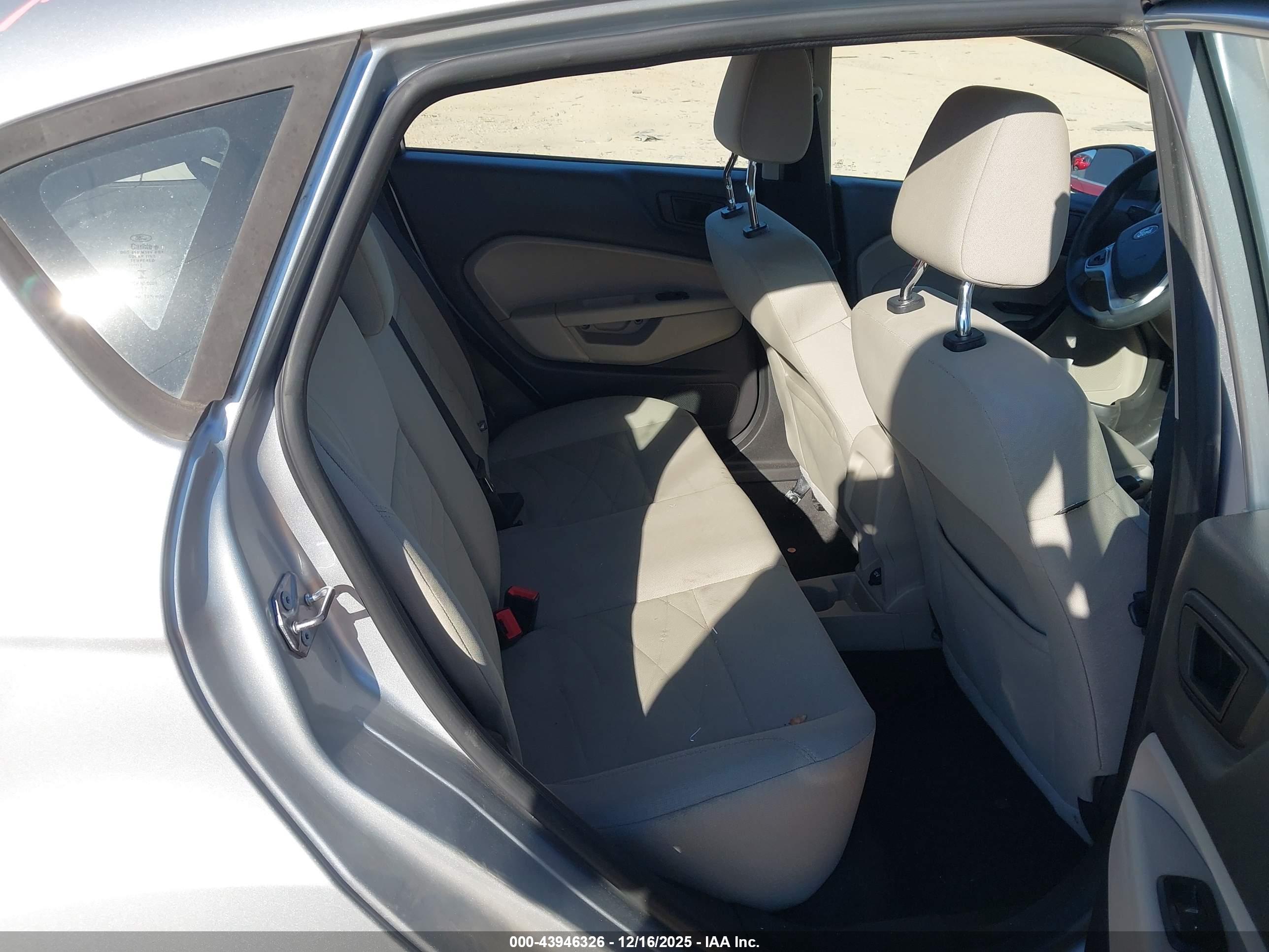 FORD FIESTA image 8
