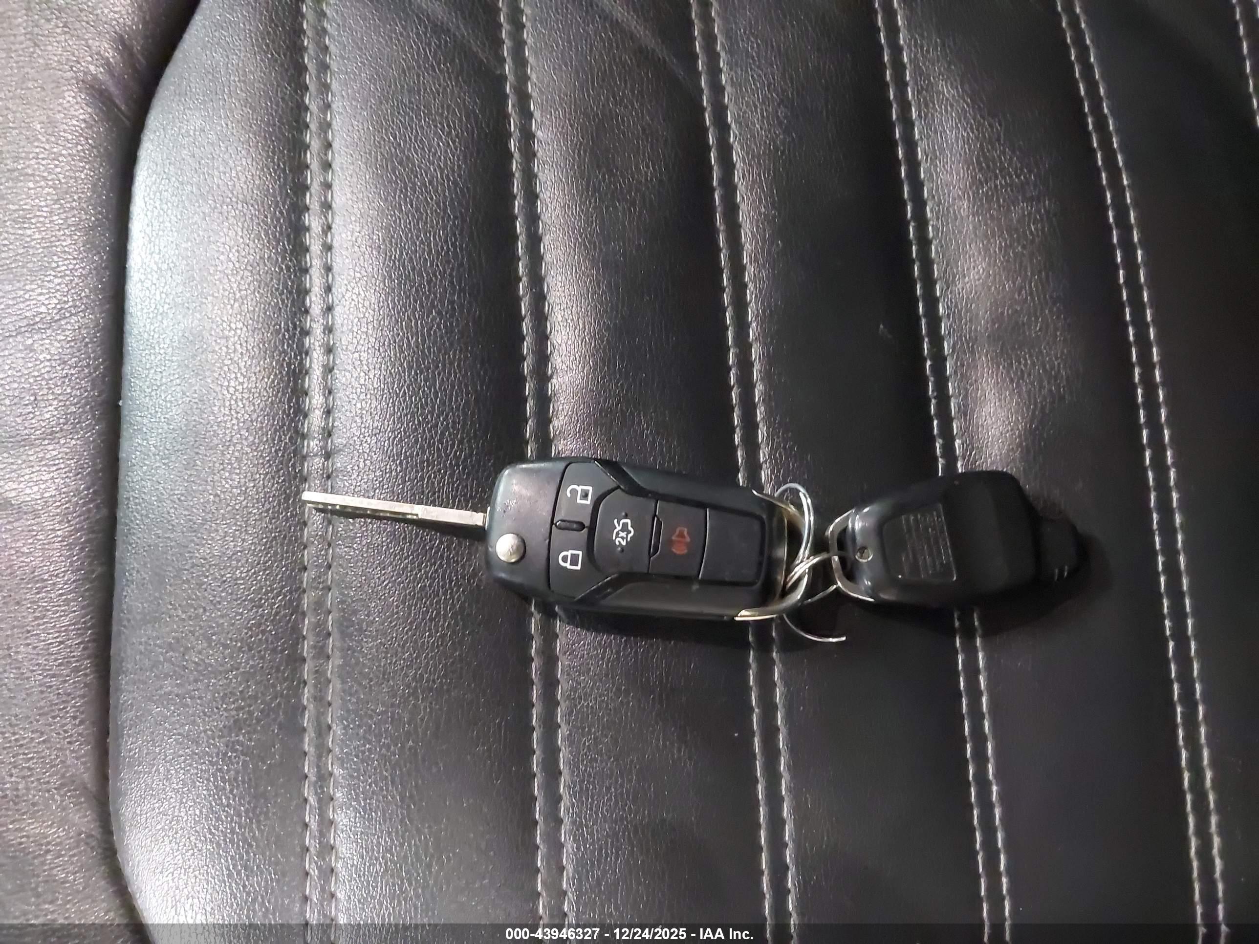 FORD FUSION image 11