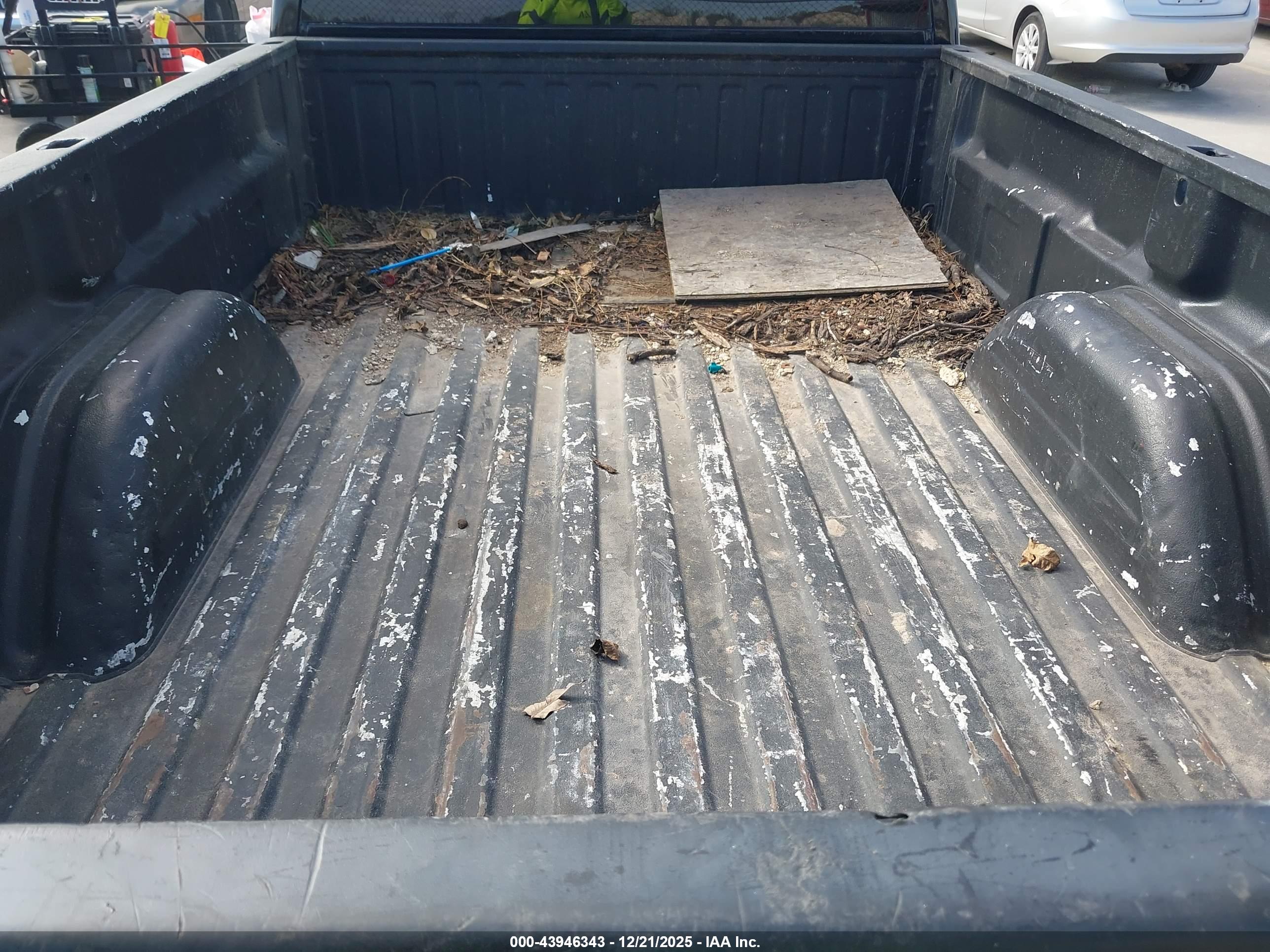 CHEVROLET SILVERADO image 8