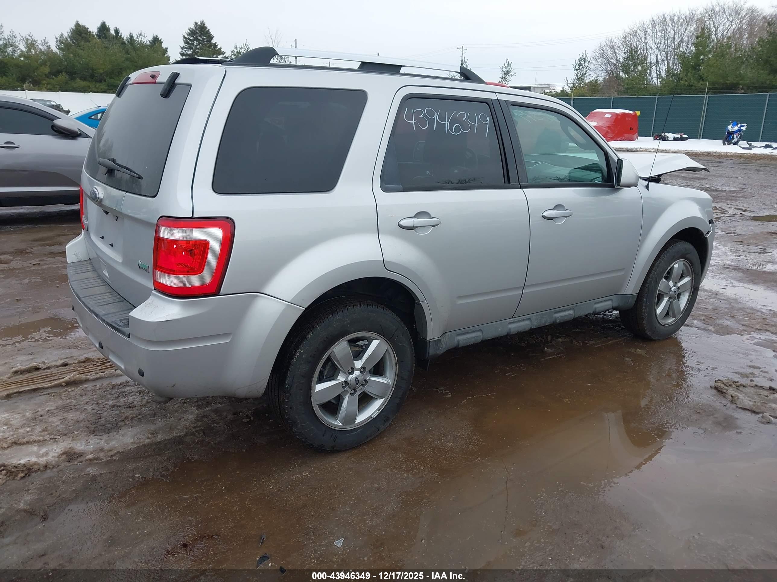 FORD ESCAPE image 4
