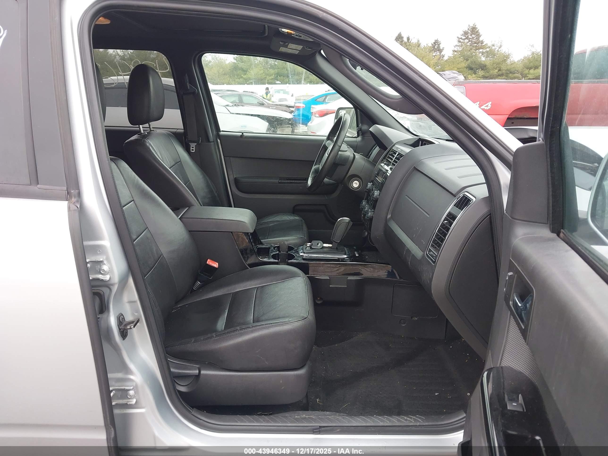 FORD ESCAPE image 5
