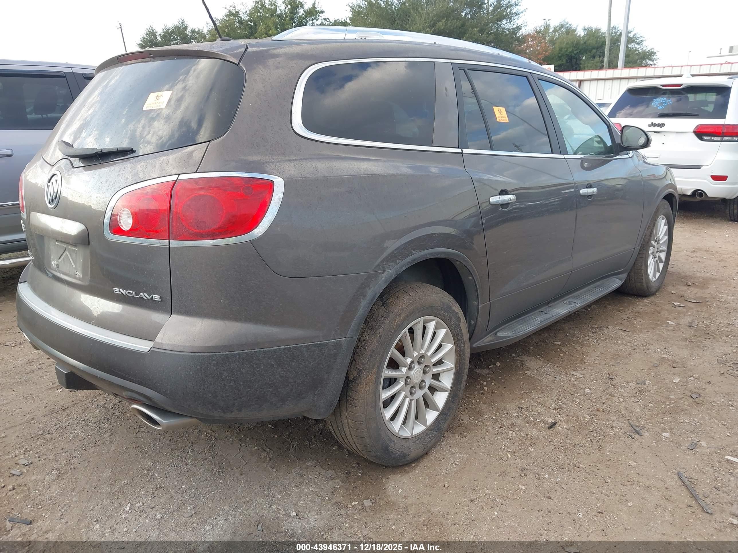 BUICK ENCLAVE image 4