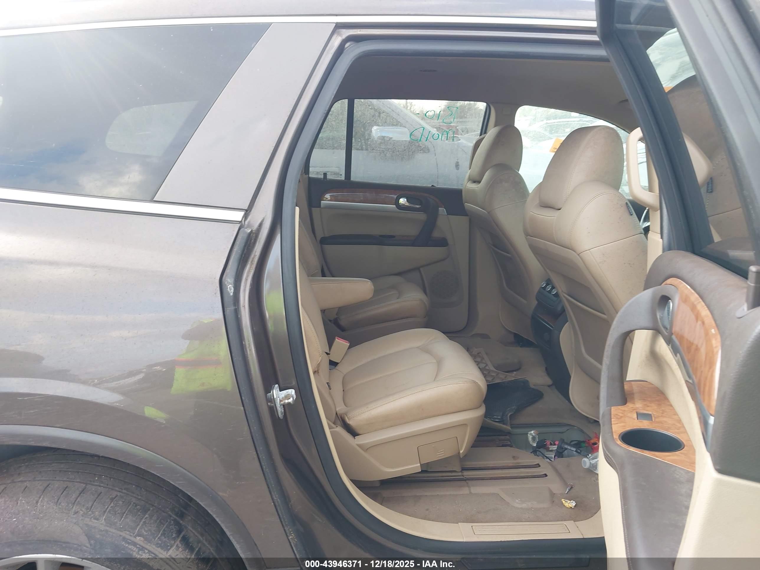 BUICK ENCLAVE image 8