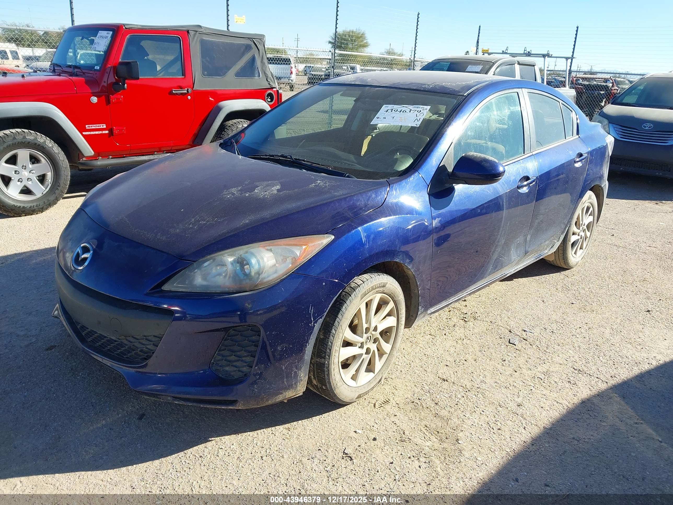 MAZDA MAZDA3 image 2
