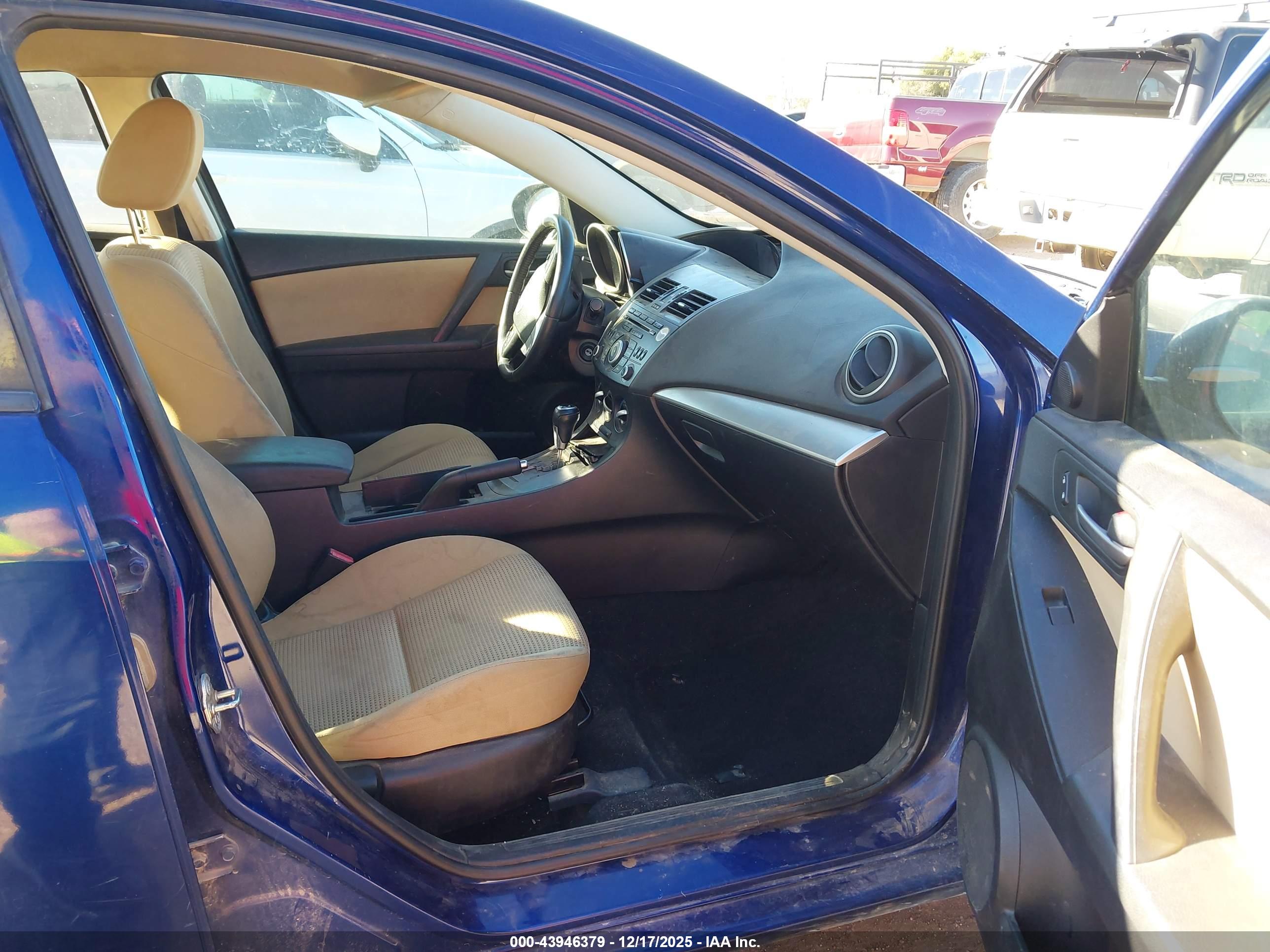 MAZDA MAZDA3 image 5