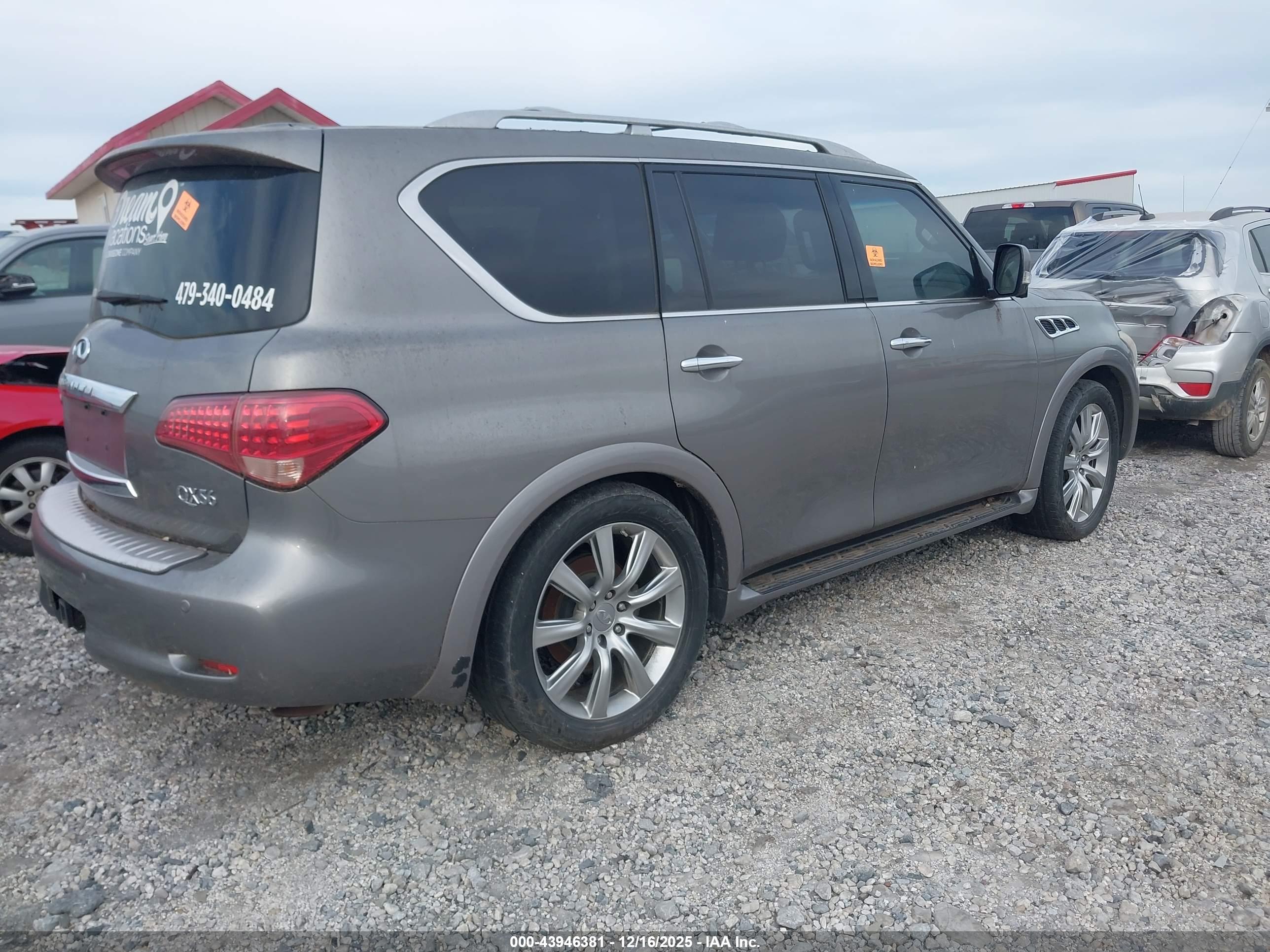 INFINITI QX56 image 4