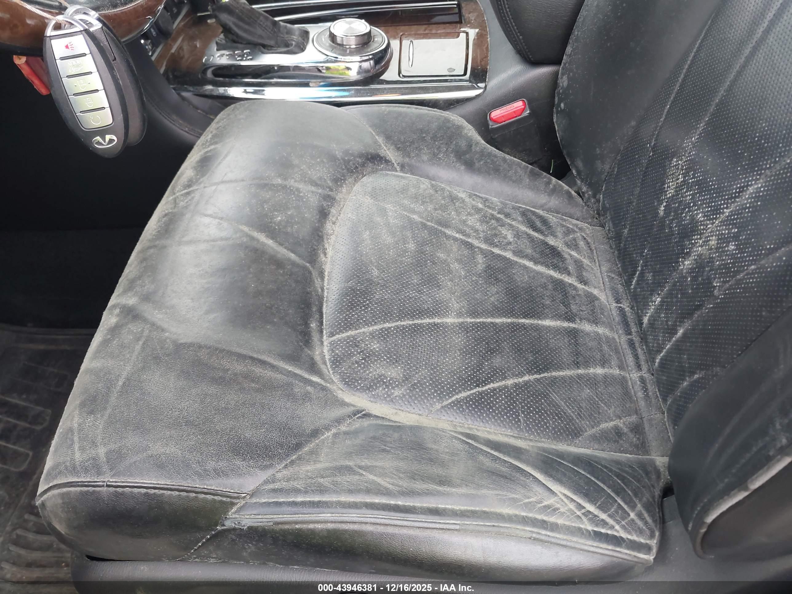 INFINITI QX56 image 6