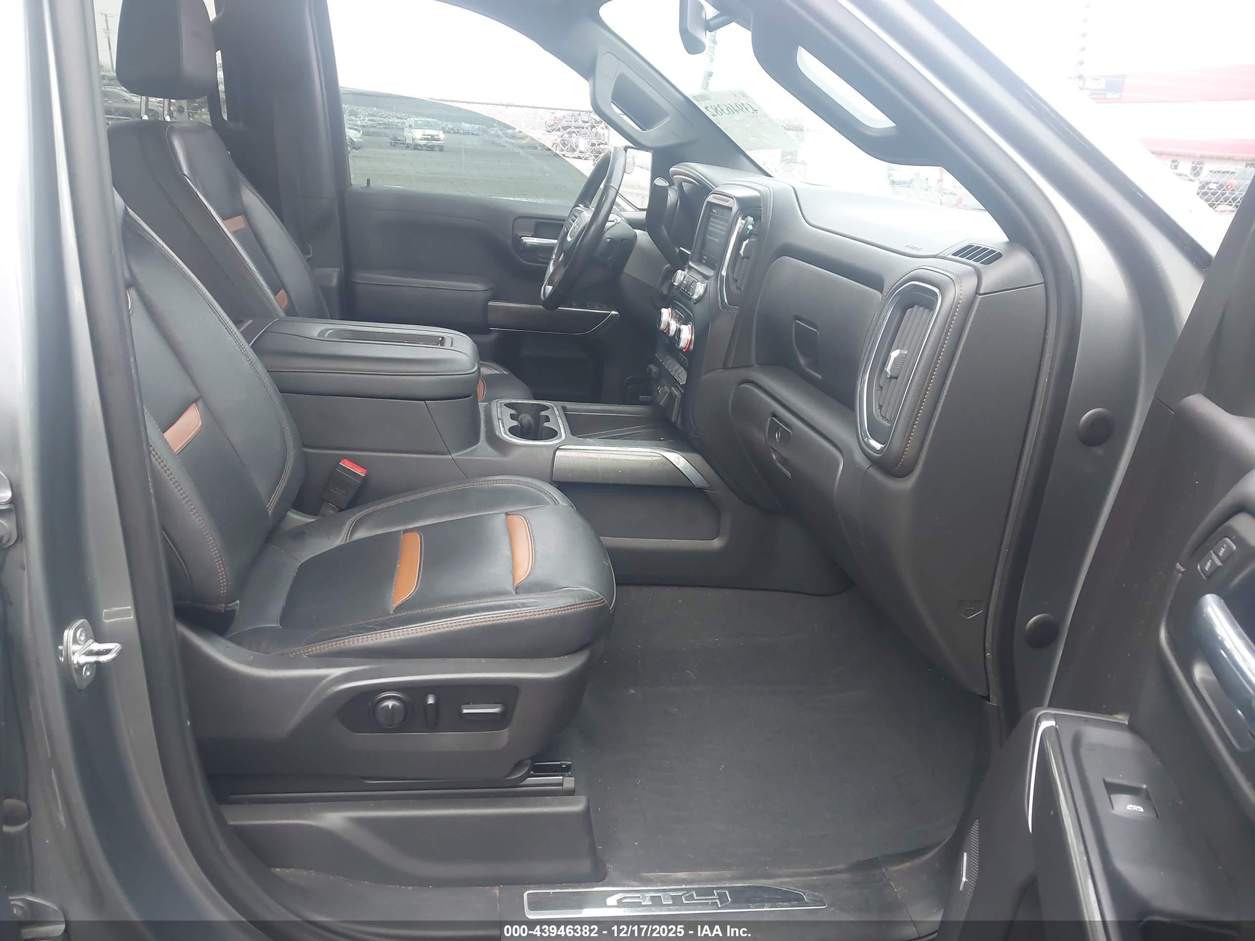 GMC SIERRA image 5