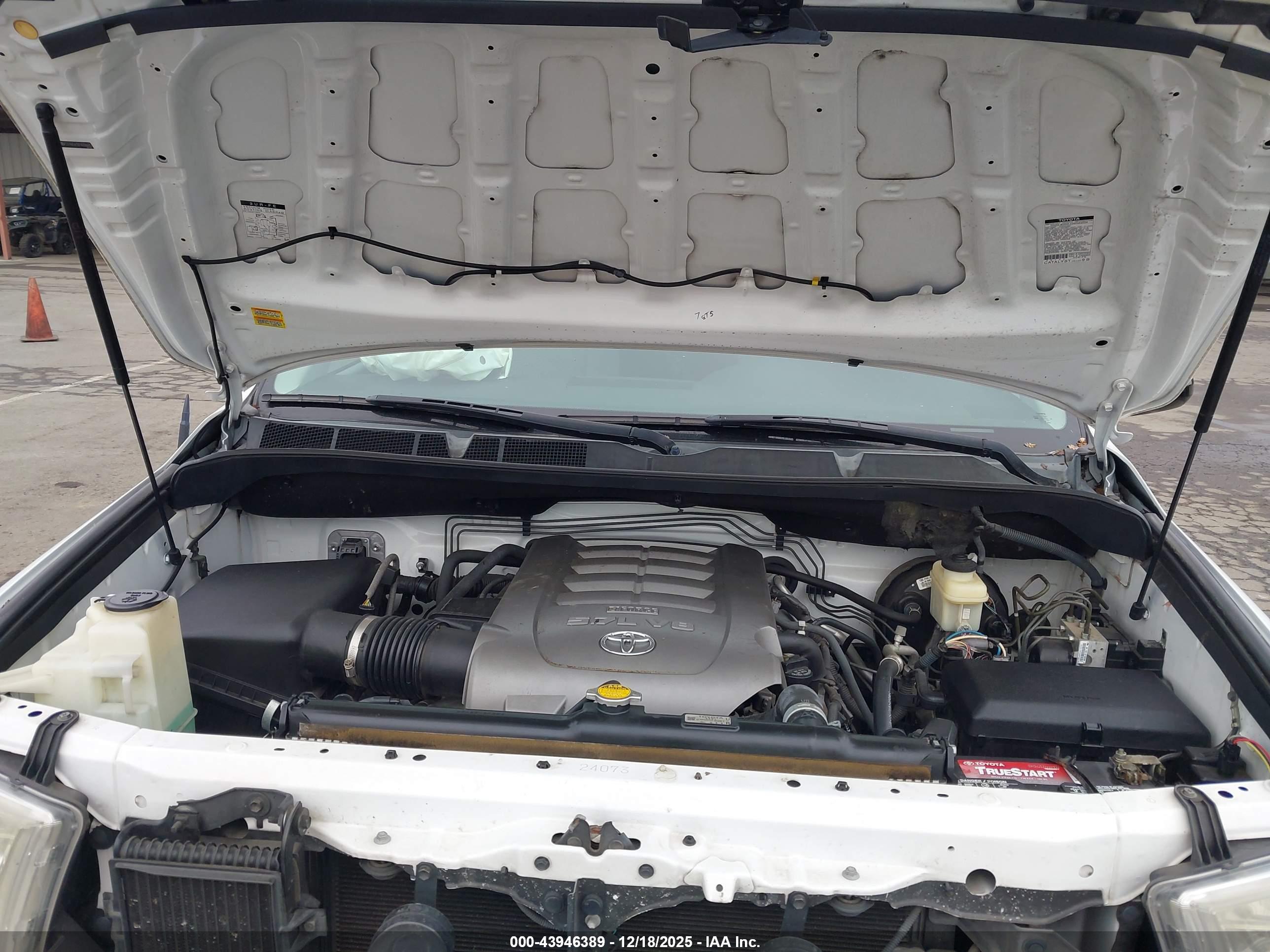 TOYOTA TUNDRA image 10