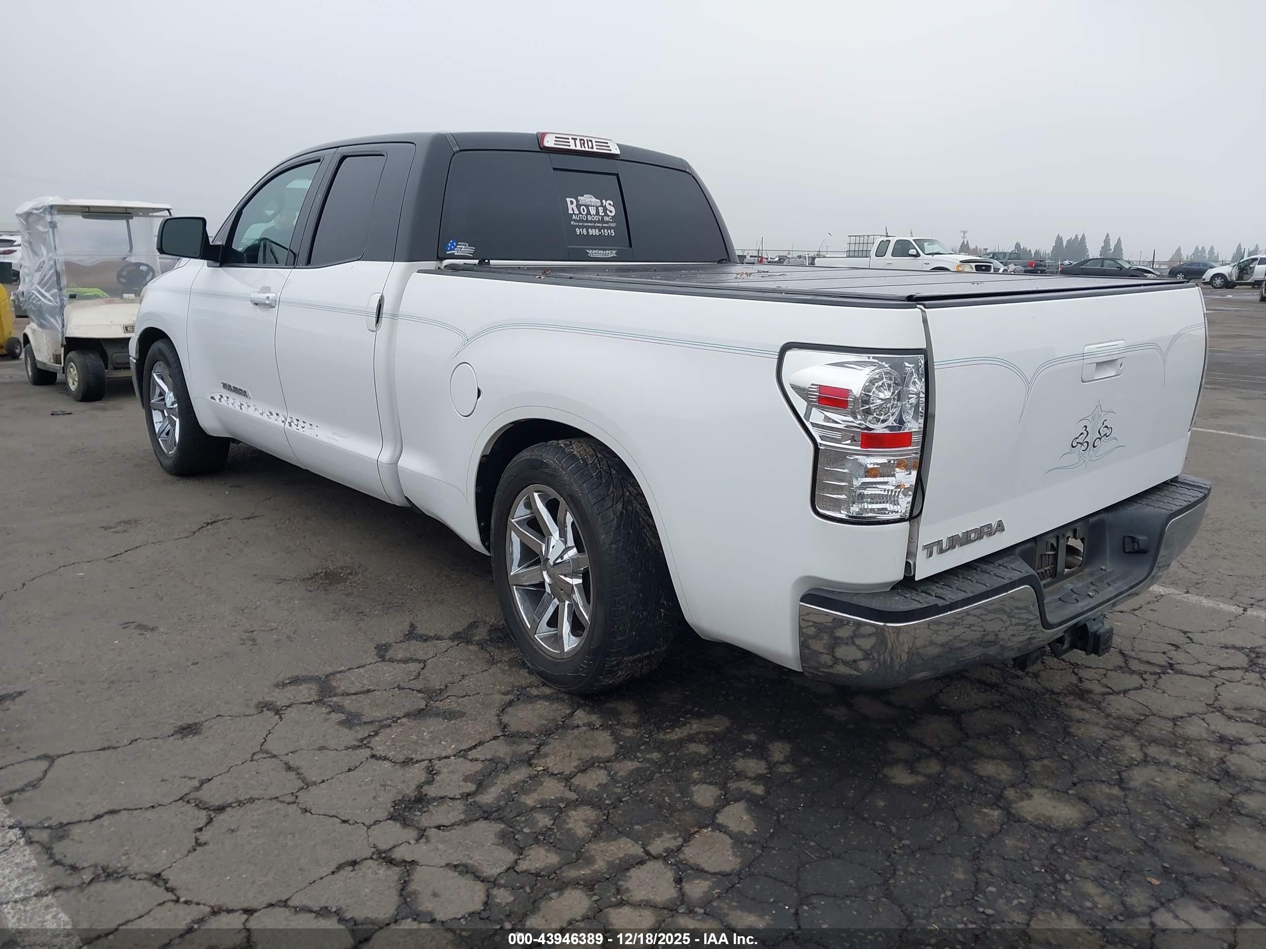 TOYOTA TUNDRA image 3