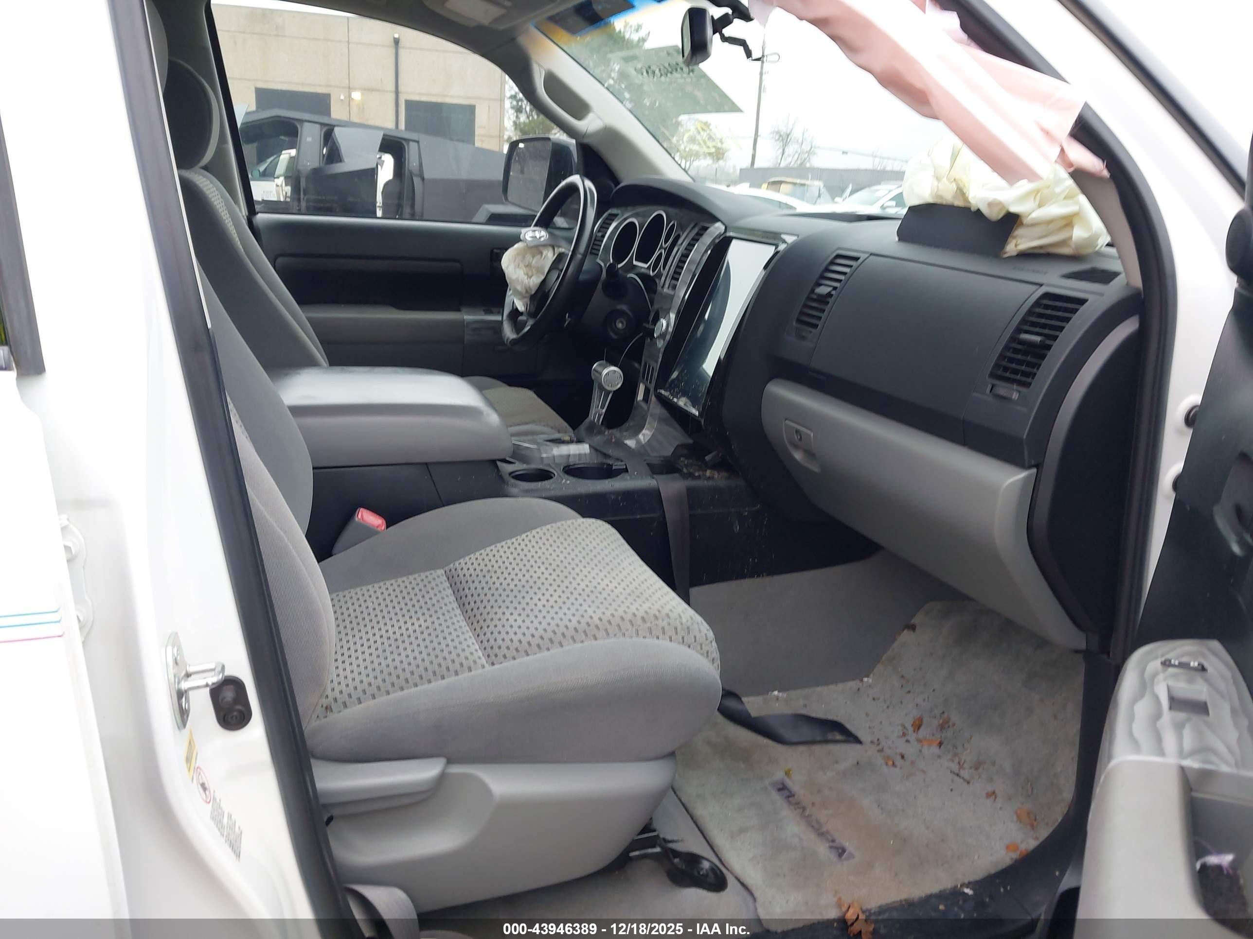 TOYOTA TUNDRA image 5