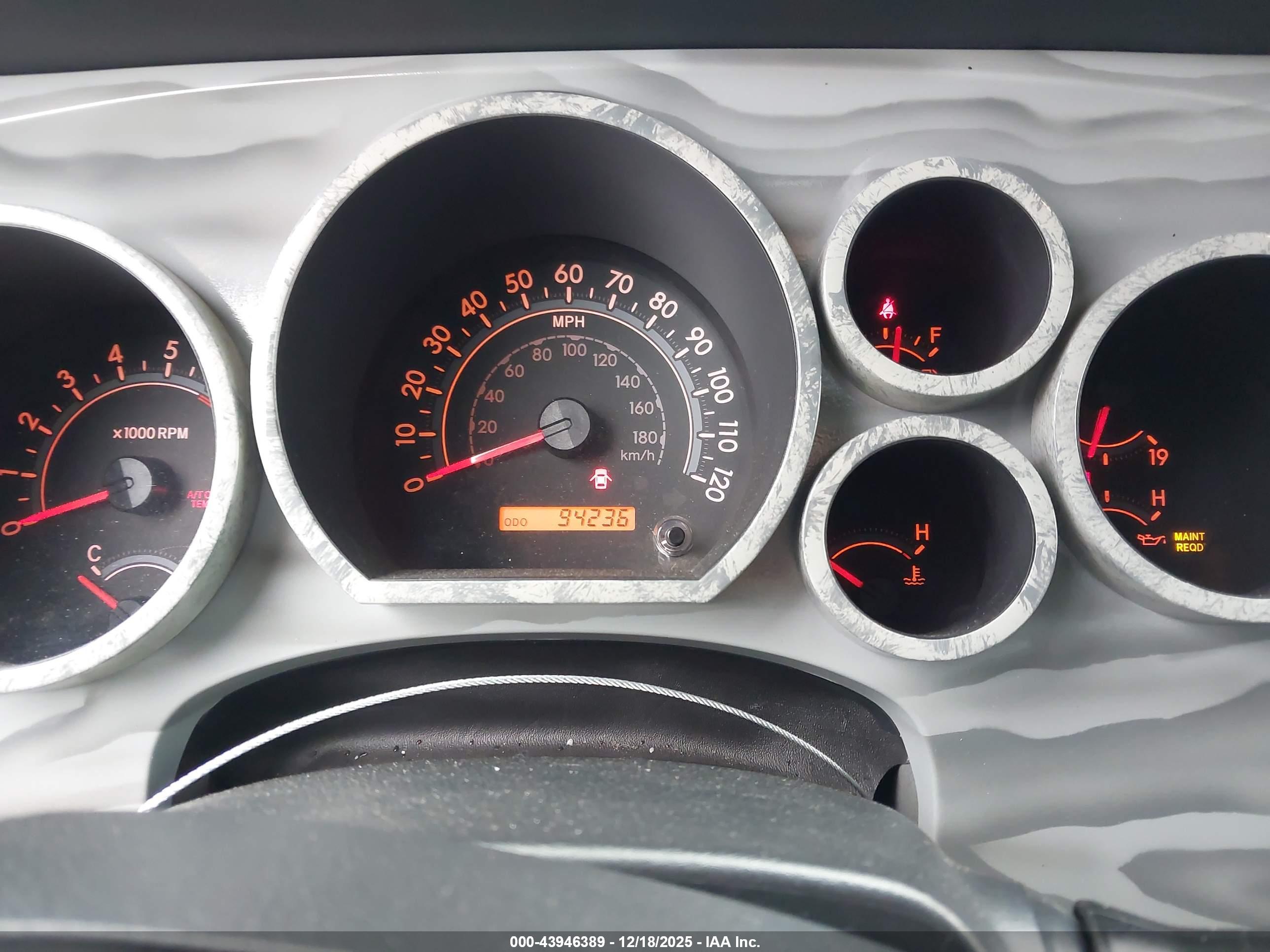 TOYOTA TUNDRA image 7