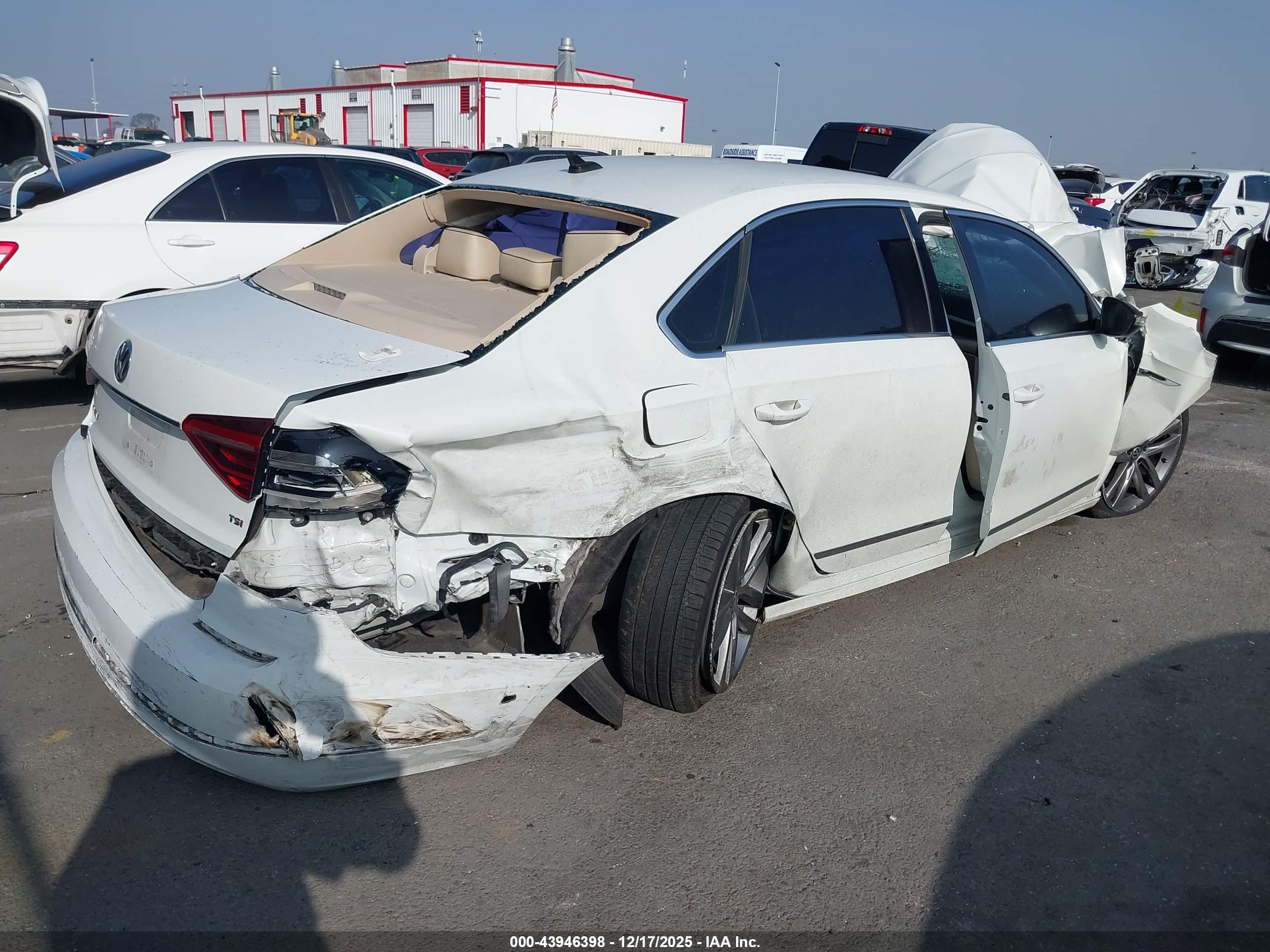 VOLKSWAGEN PASSAT image 4