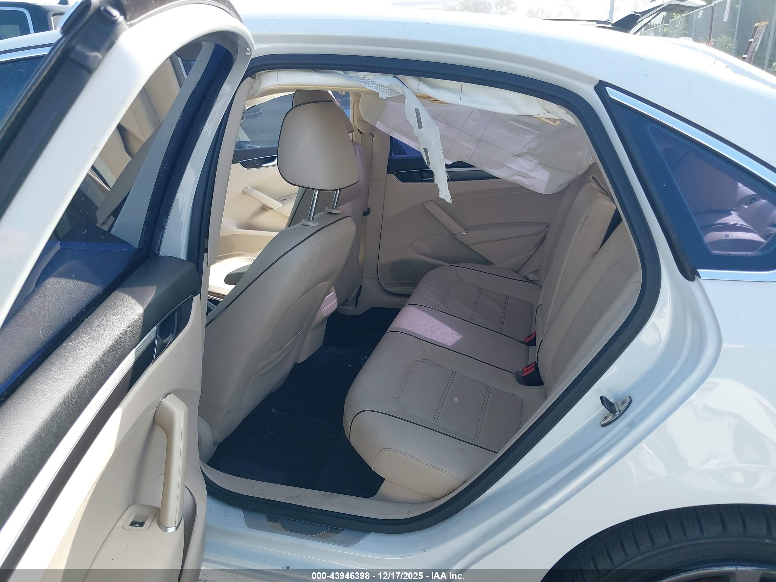 VOLKSWAGEN PASSAT image 8