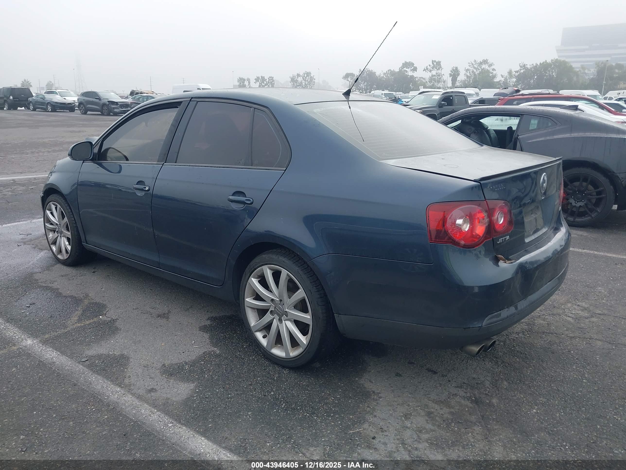 VOLKSWAGEN JETTA image 3