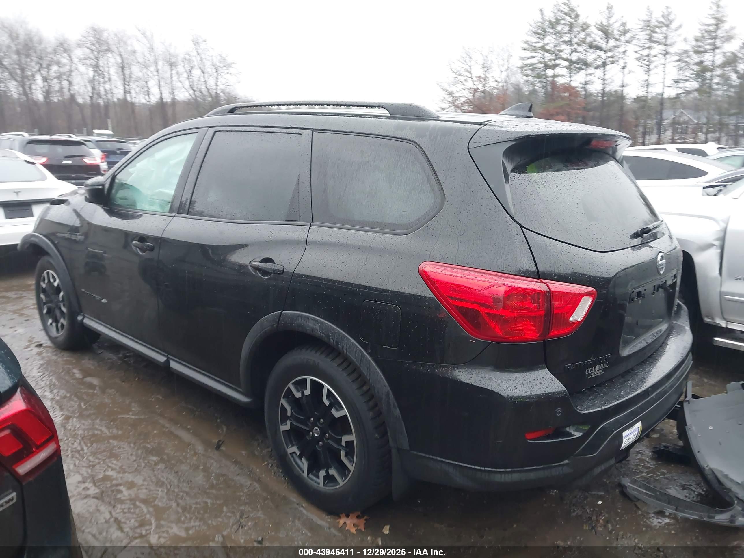 NISSAN PATHFINDER image 3