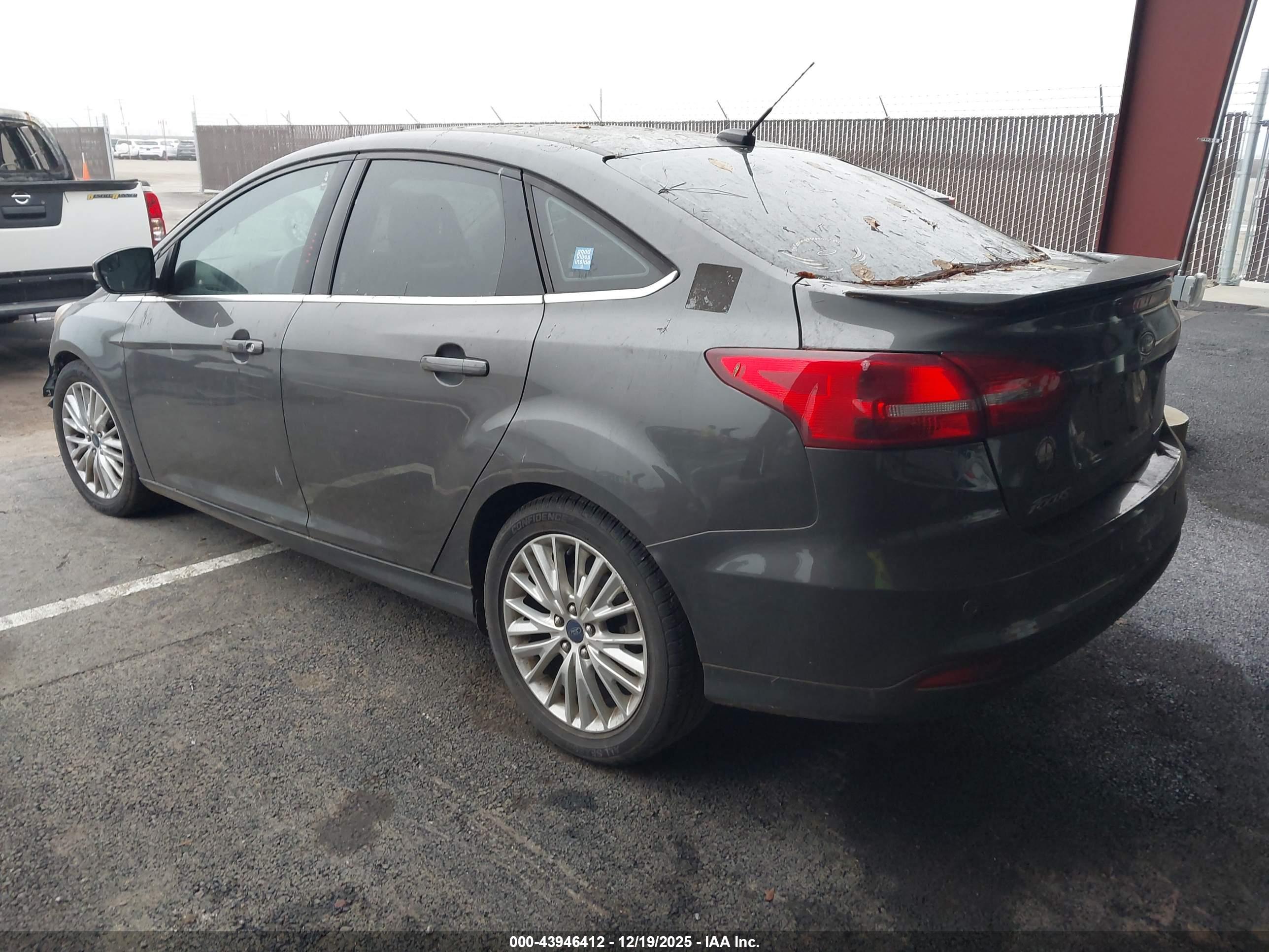 FORD FOCUS image 3