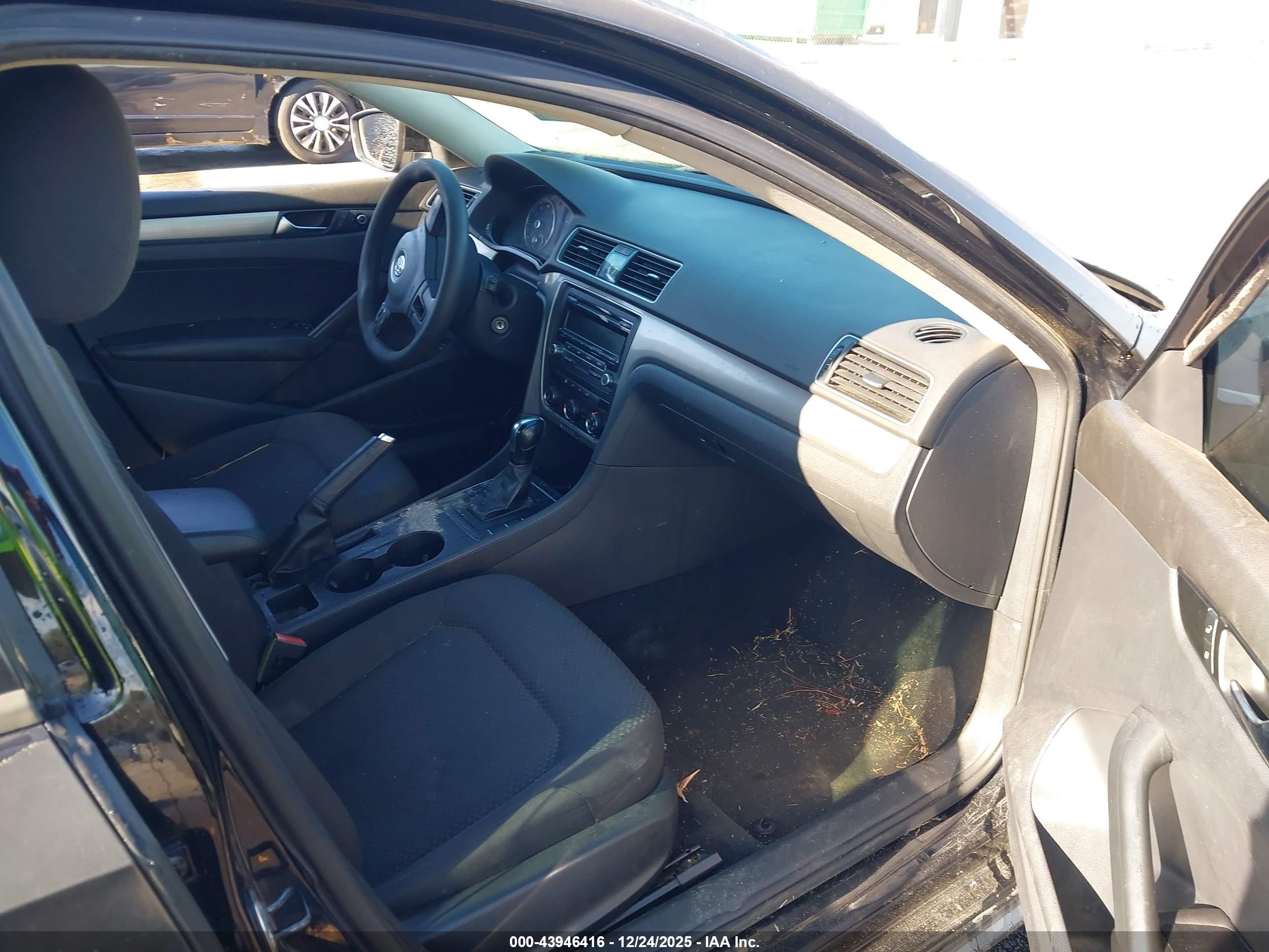 VOLKSWAGEN PASSAT image 5