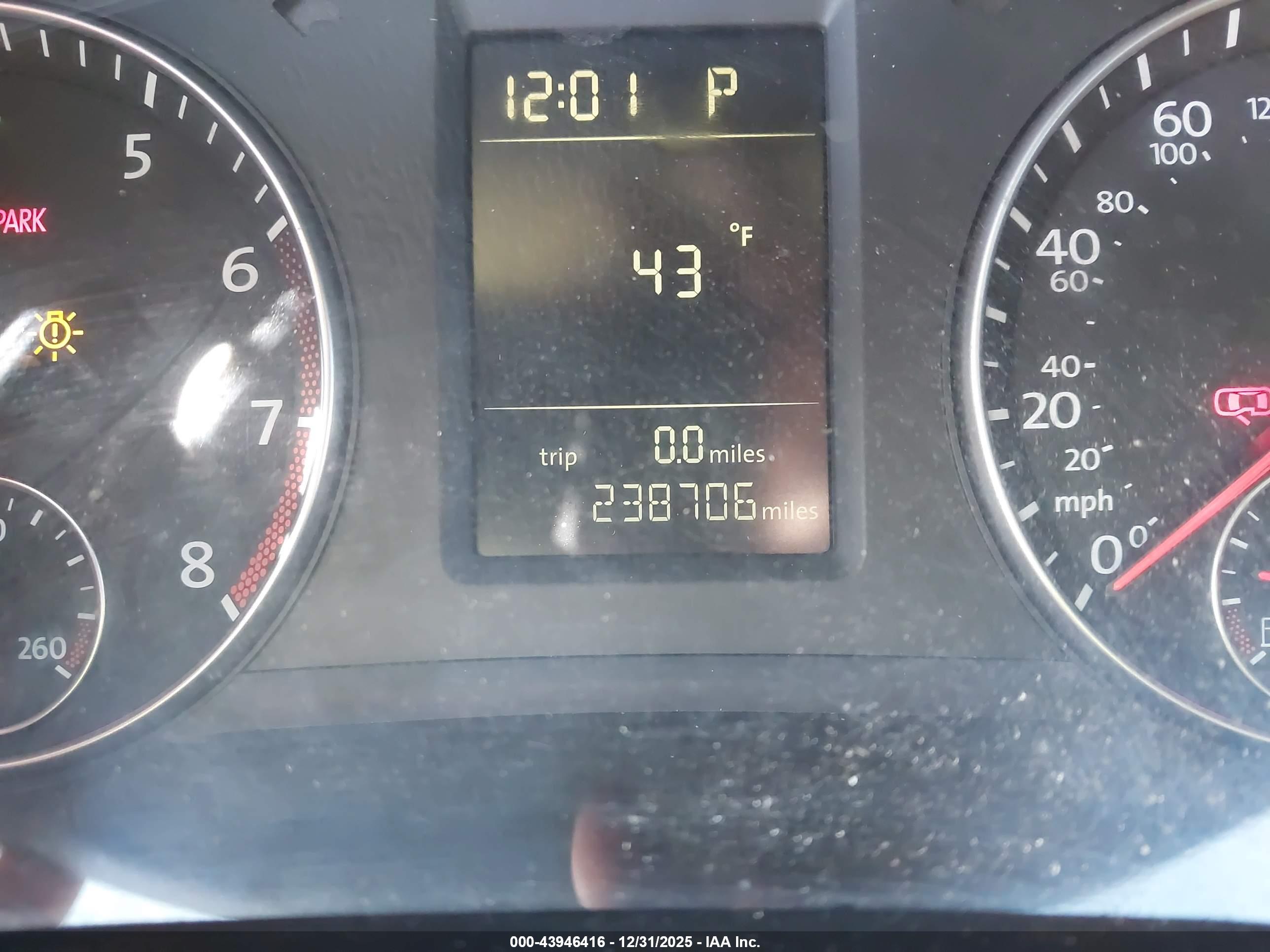 VOLKSWAGEN PASSAT image 7