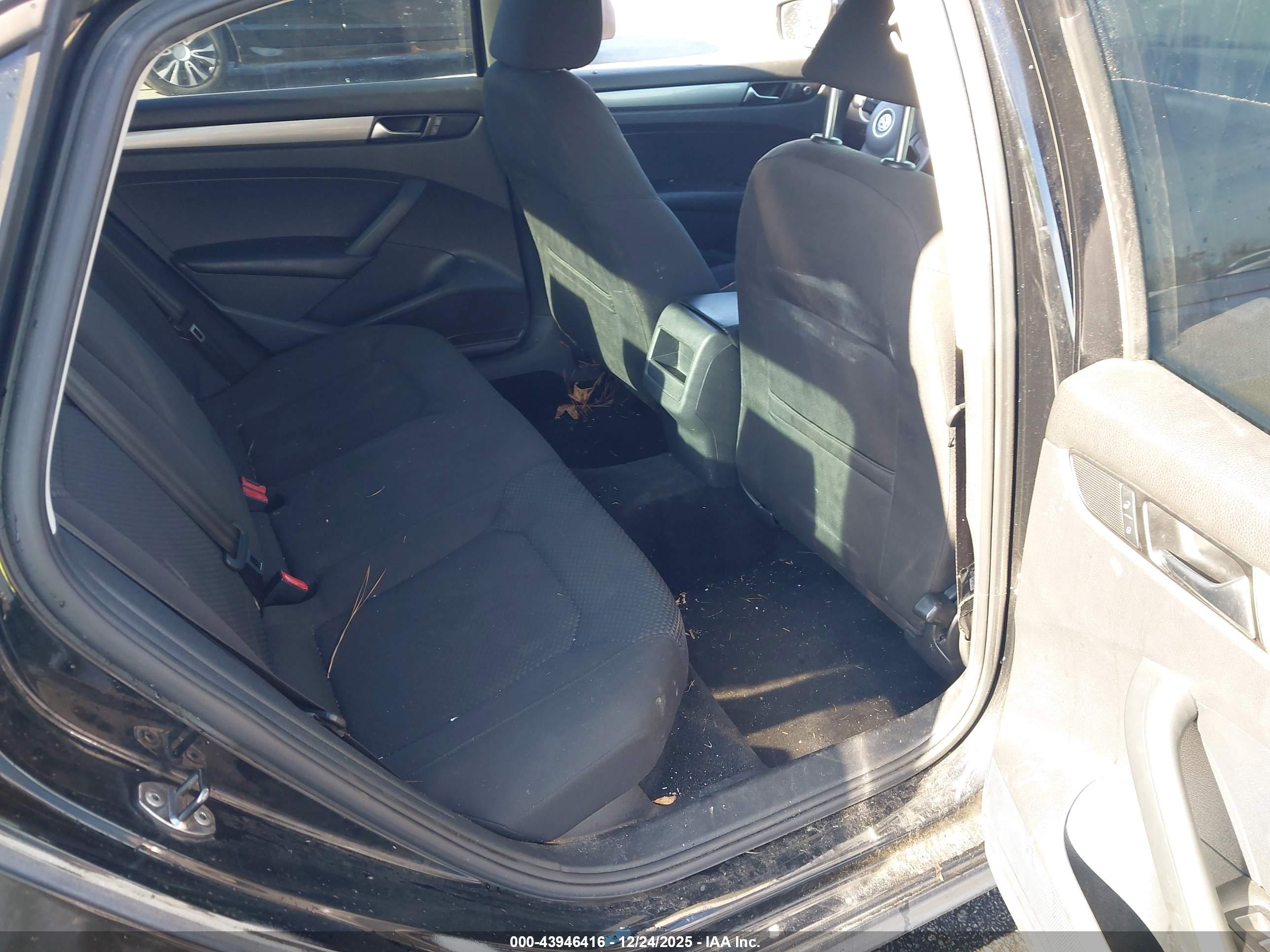 VOLKSWAGEN PASSAT image 8