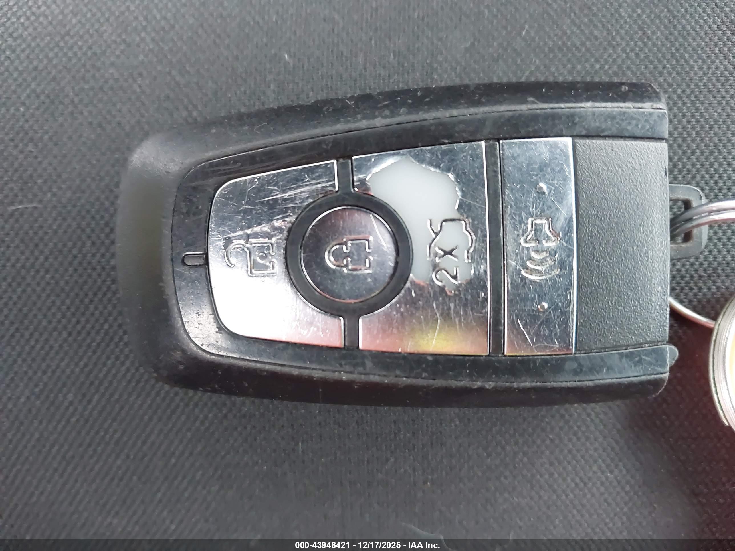 FORD FUSION image 11