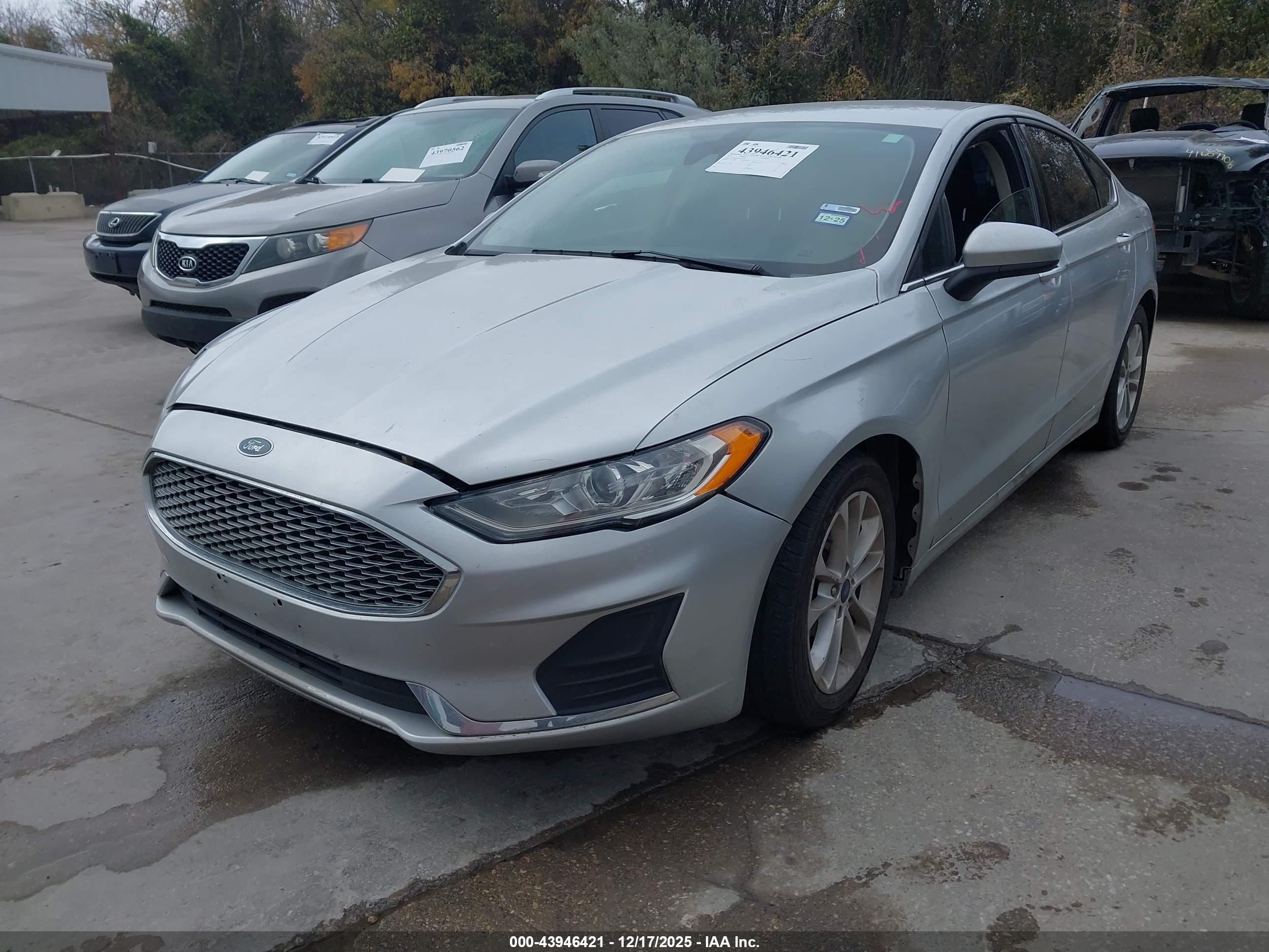 FORD FUSION image 2