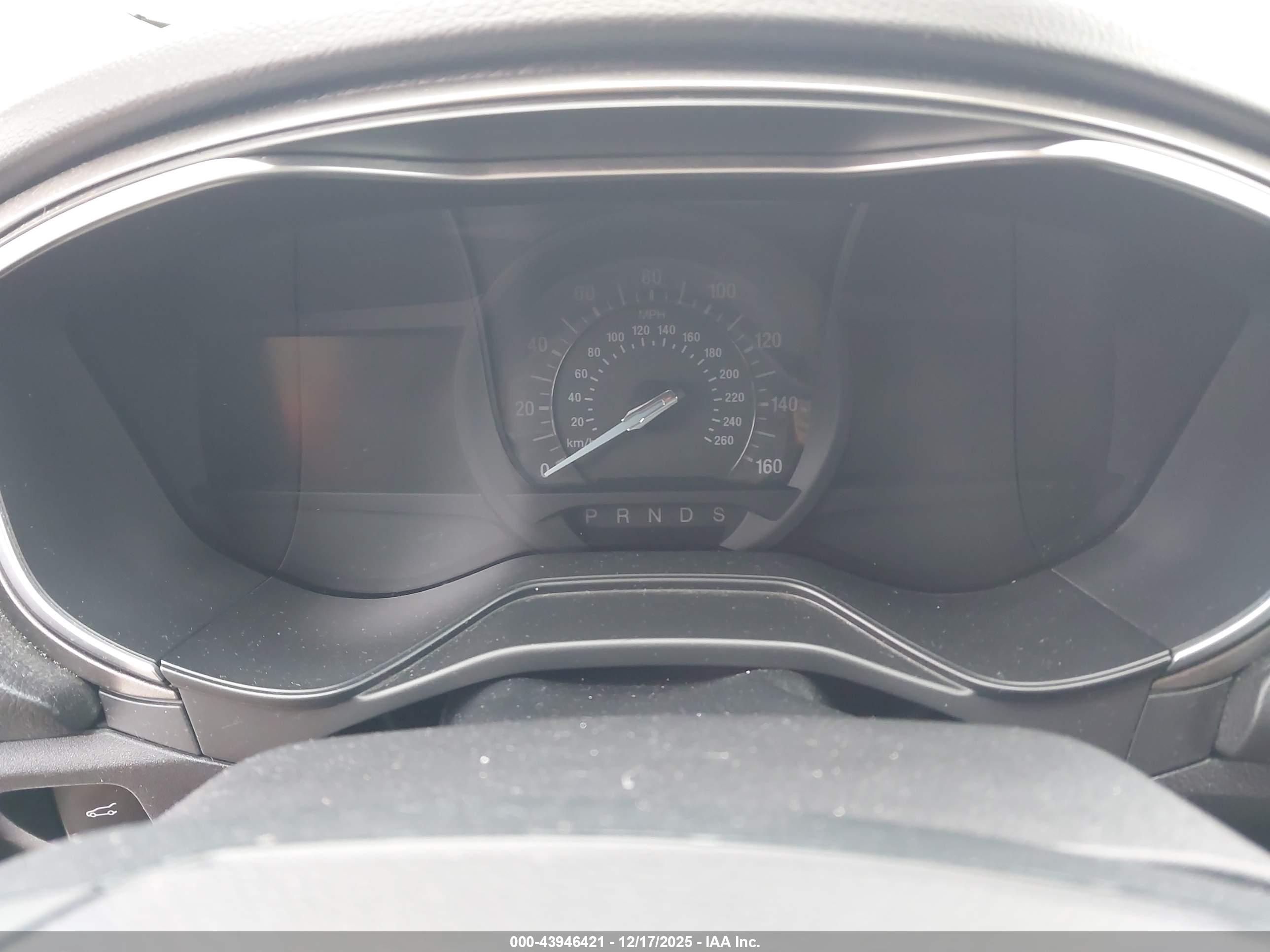 FORD FUSION image 7