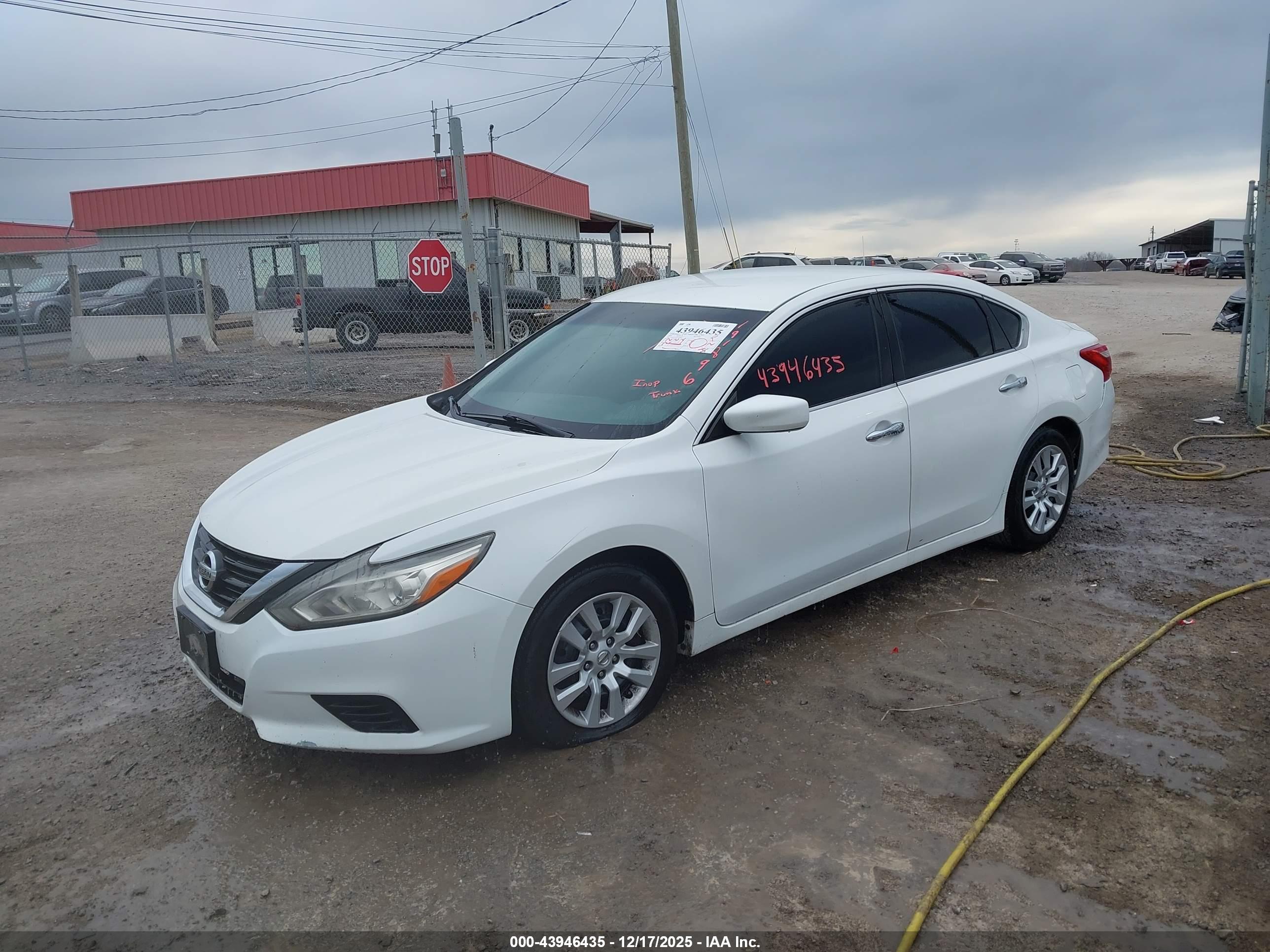 NISSAN ALTIMA image 2