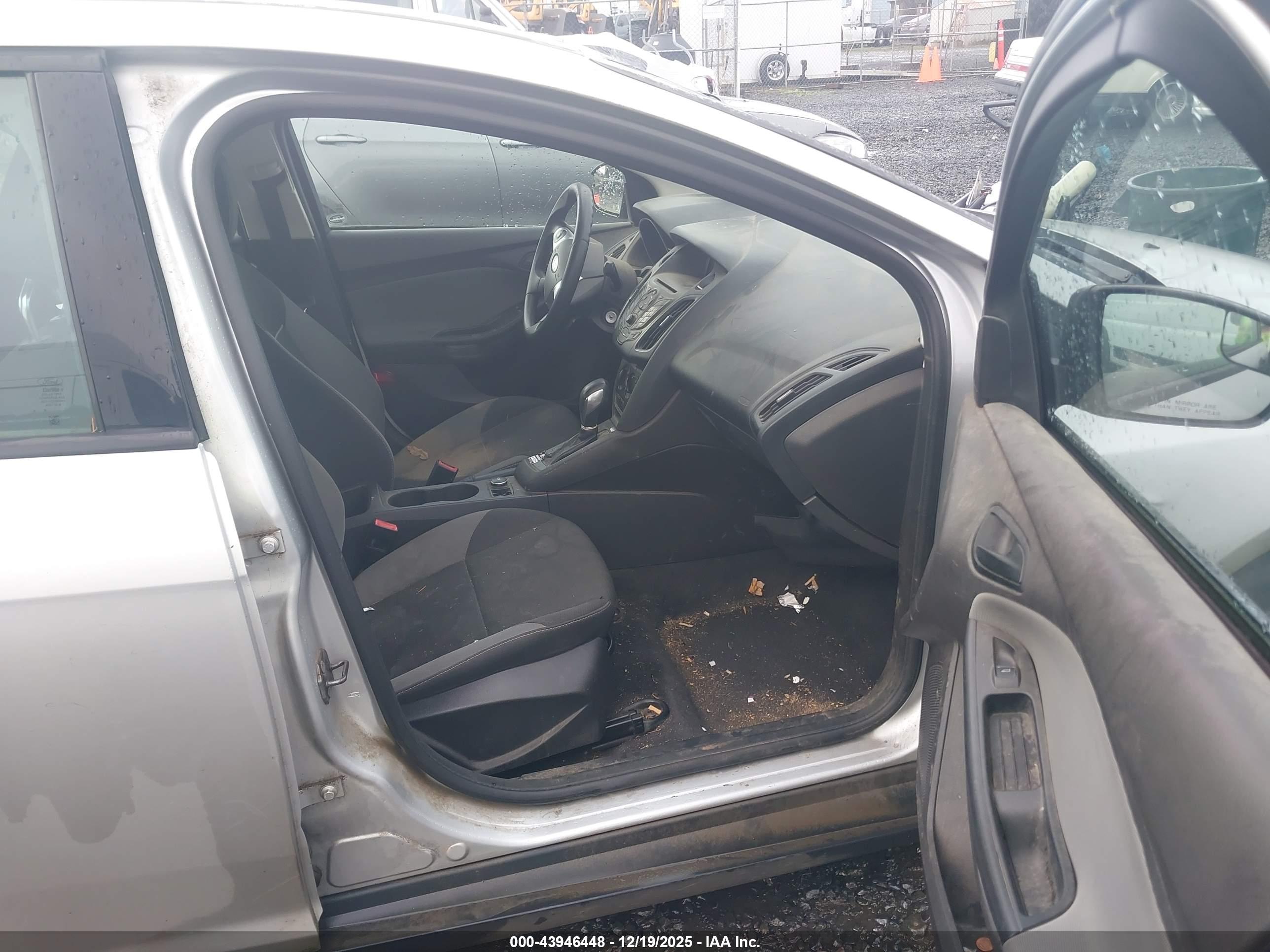 FORD FOCUS image 5
