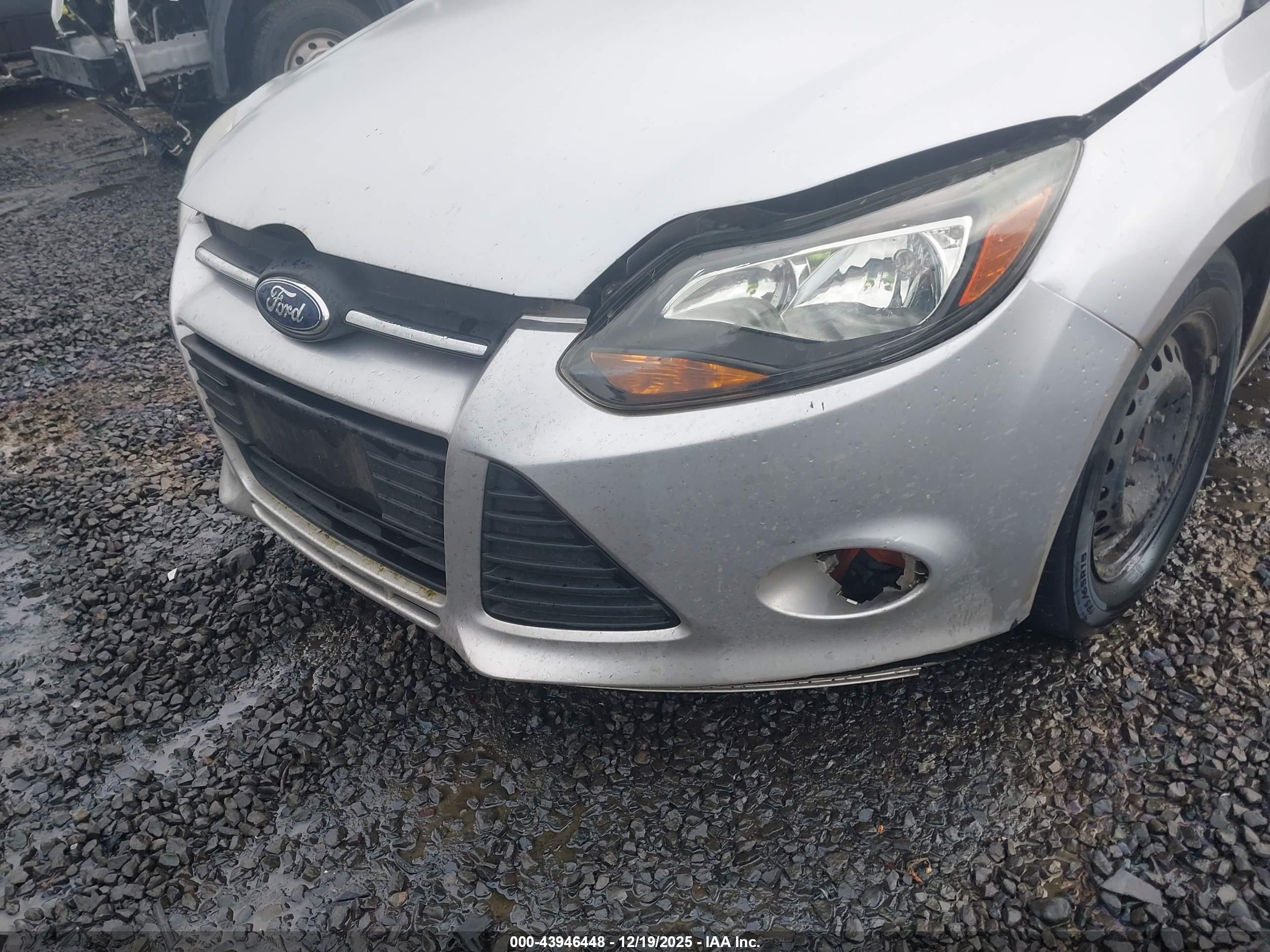 FORD FOCUS image 6