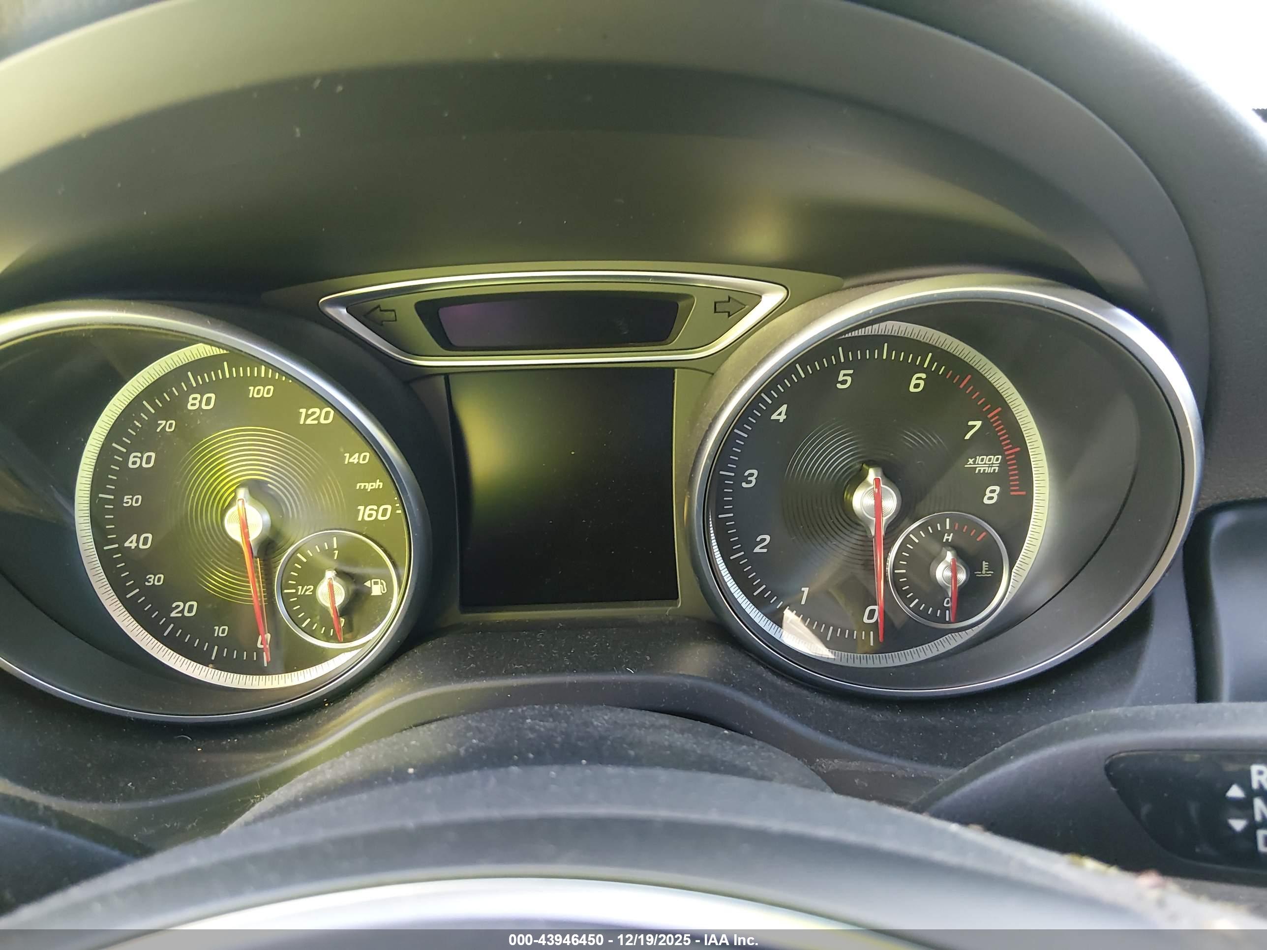 MERCEDES-BENZ CLA image 7