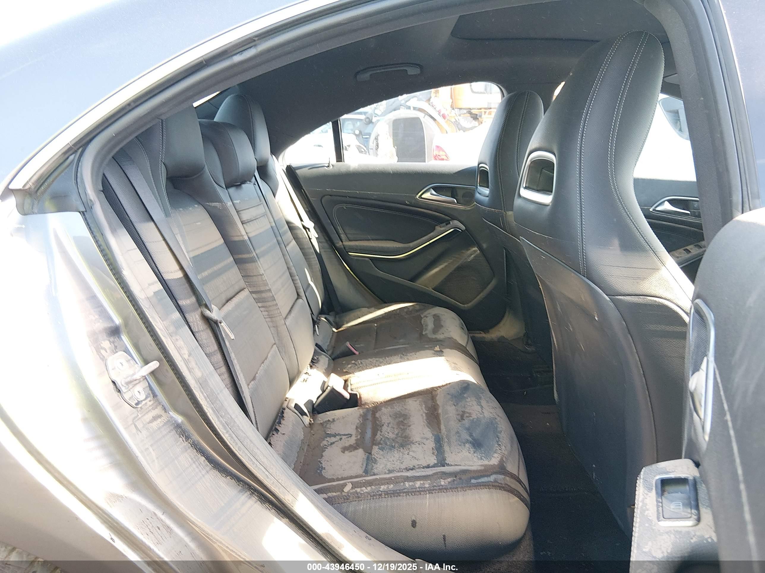 MERCEDES-BENZ CLA image 8