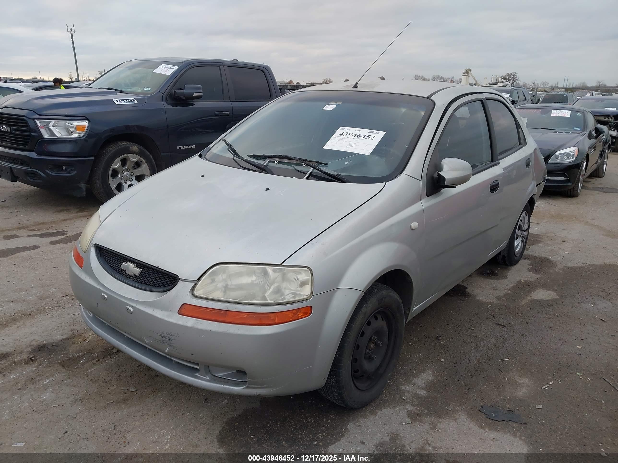 CHEVROLET AVEO image 2